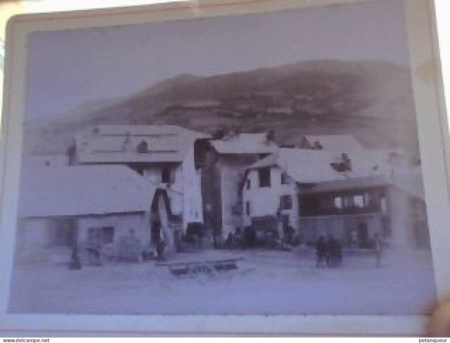 04 BARCELONNETTE PLACE DU GRAVIER CARTE PHOTO COLLEE SUR  CARTON DE 12 SUR 9 CM - Barcelonnette