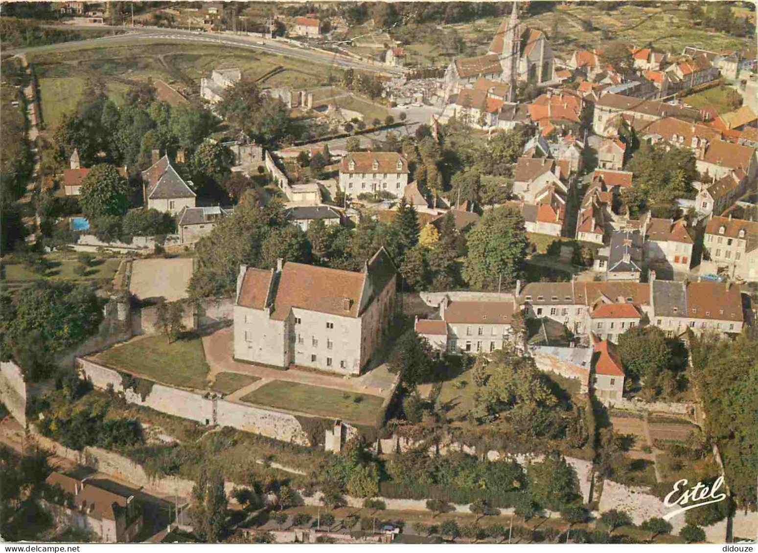 60 - Crépy En Valois - Vue Générale Aérienne - L'ancien Château De Valois - Le Musée Du Valois Et De L'Archerie Et La Ch - Crepy En Valois