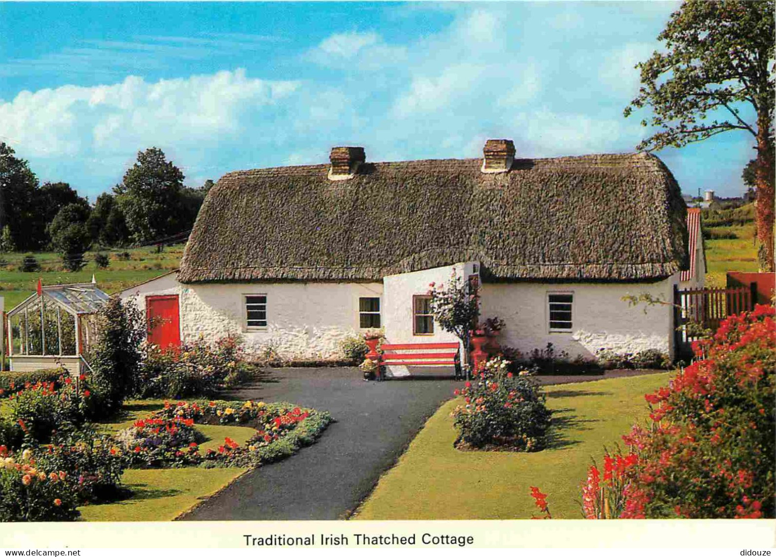 Irlande - Traditional Irish Thatched Cottage - Cardall Card - CPM - Voir Scans Recto-Verso - Other & Unclassified