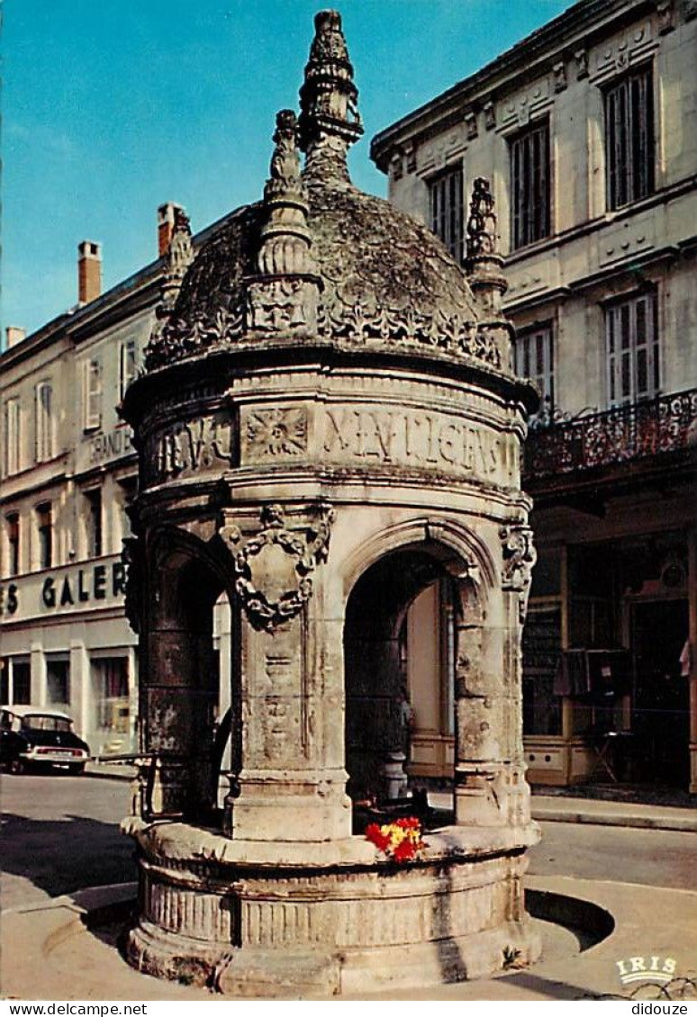 17 - Saint Jean D'Angély - Fontaine Du Pilori - Automobiles - DS - Carte Neuve - CPM - Voir Scans Recto-Verso - Saint-Jean-d'Angely