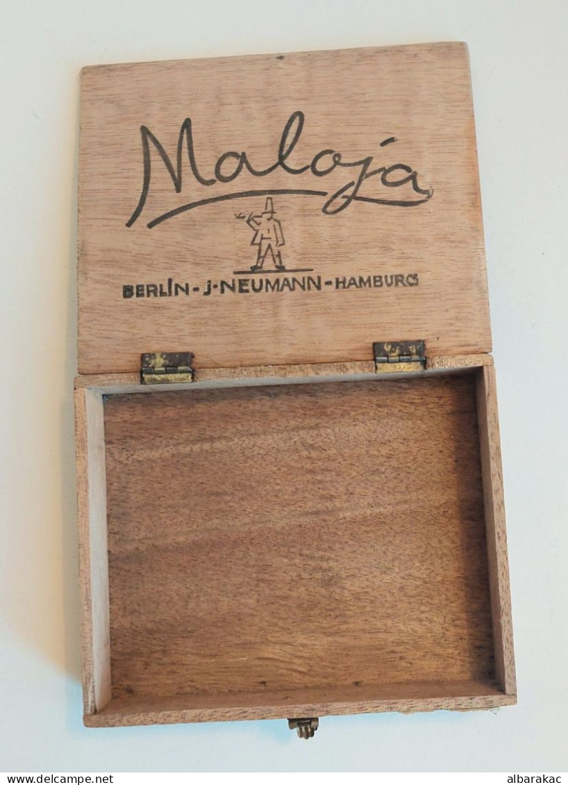 Malaya 20 Claro Cigarillos Berlin Neumann Hamburg , old Wood Case Cigarette Box