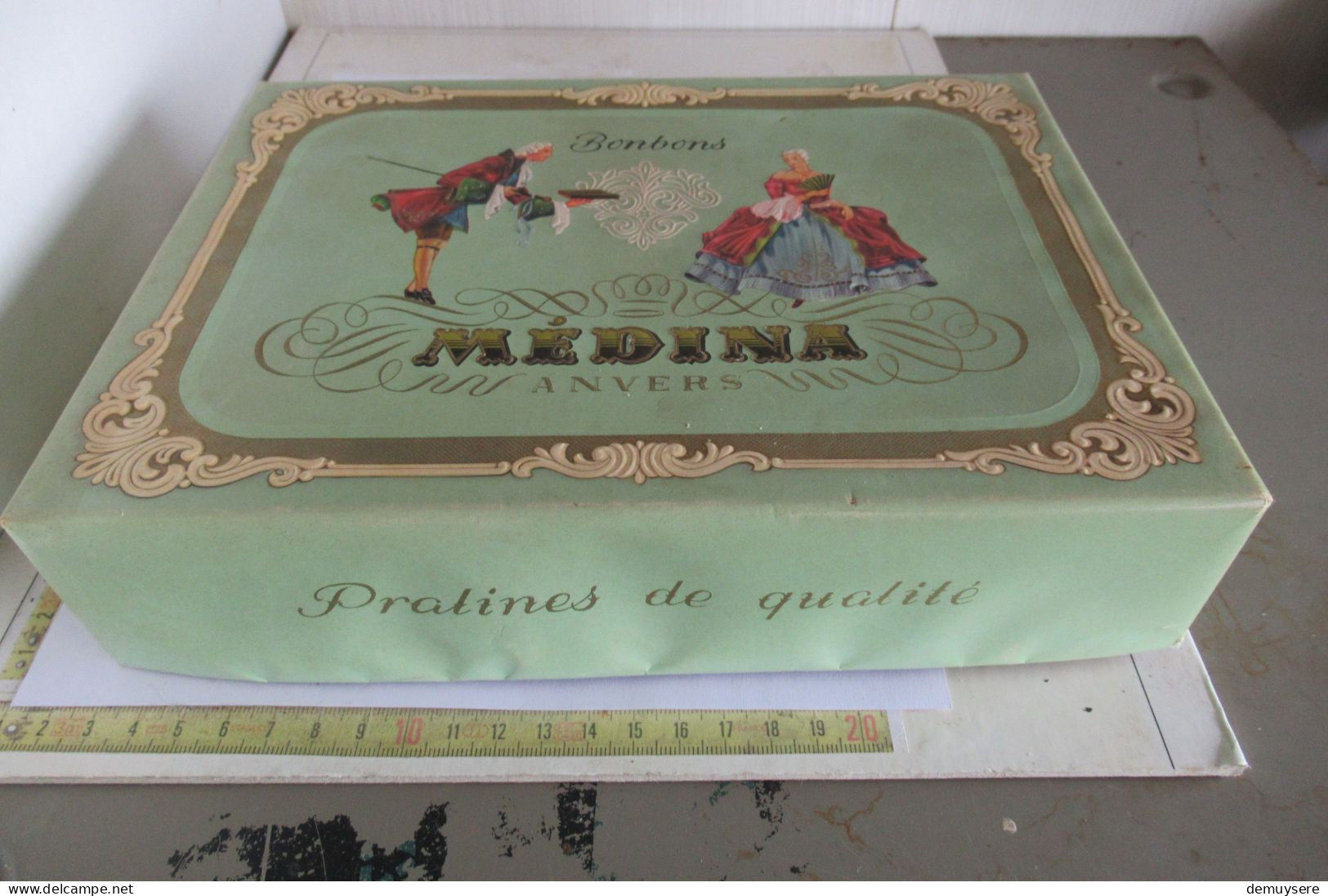 0404 13 - Lade 100 - BOÎTE EN CARTON - KARTONNE DOOS - BONBONS MEDINA ANVERS - 24.50 X 18 X 5.50 CM - Dosen