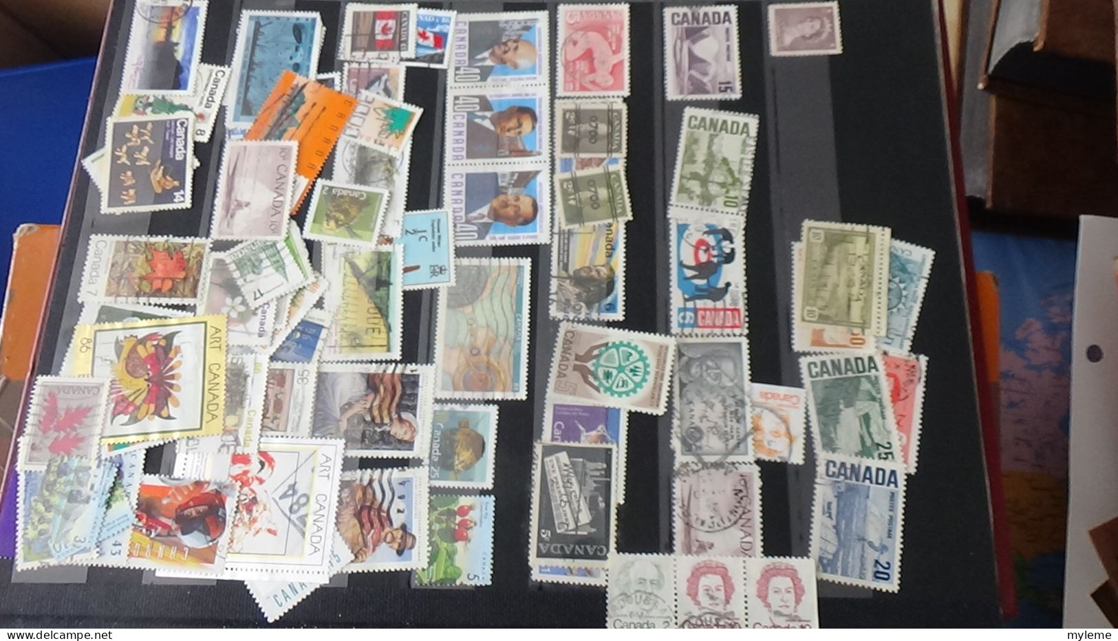 BF17 Ensemble De Timbres Et Blocs Oblitérés De Divers Pays + Plaquette De Timbres ** De La Libération. Cote Sympa !!!. - Collections (with Albums)