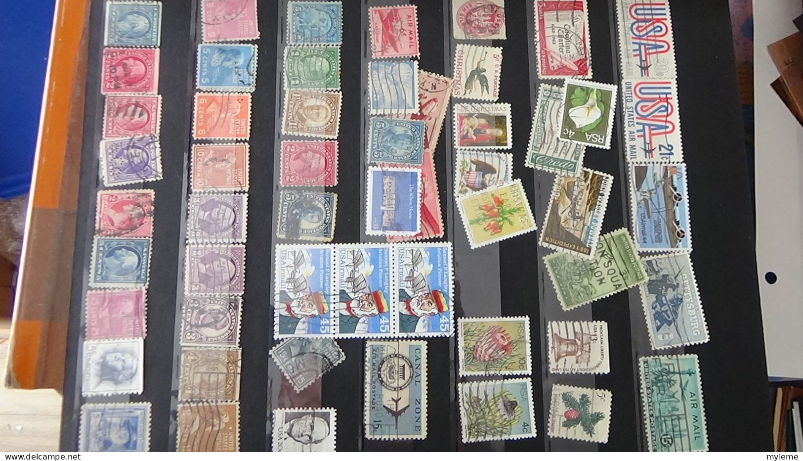 BF17 Ensemble de timbres et blocs oblitérés de divers pays + plaquette de timbres ** de la libération. Cote sympa !!!.