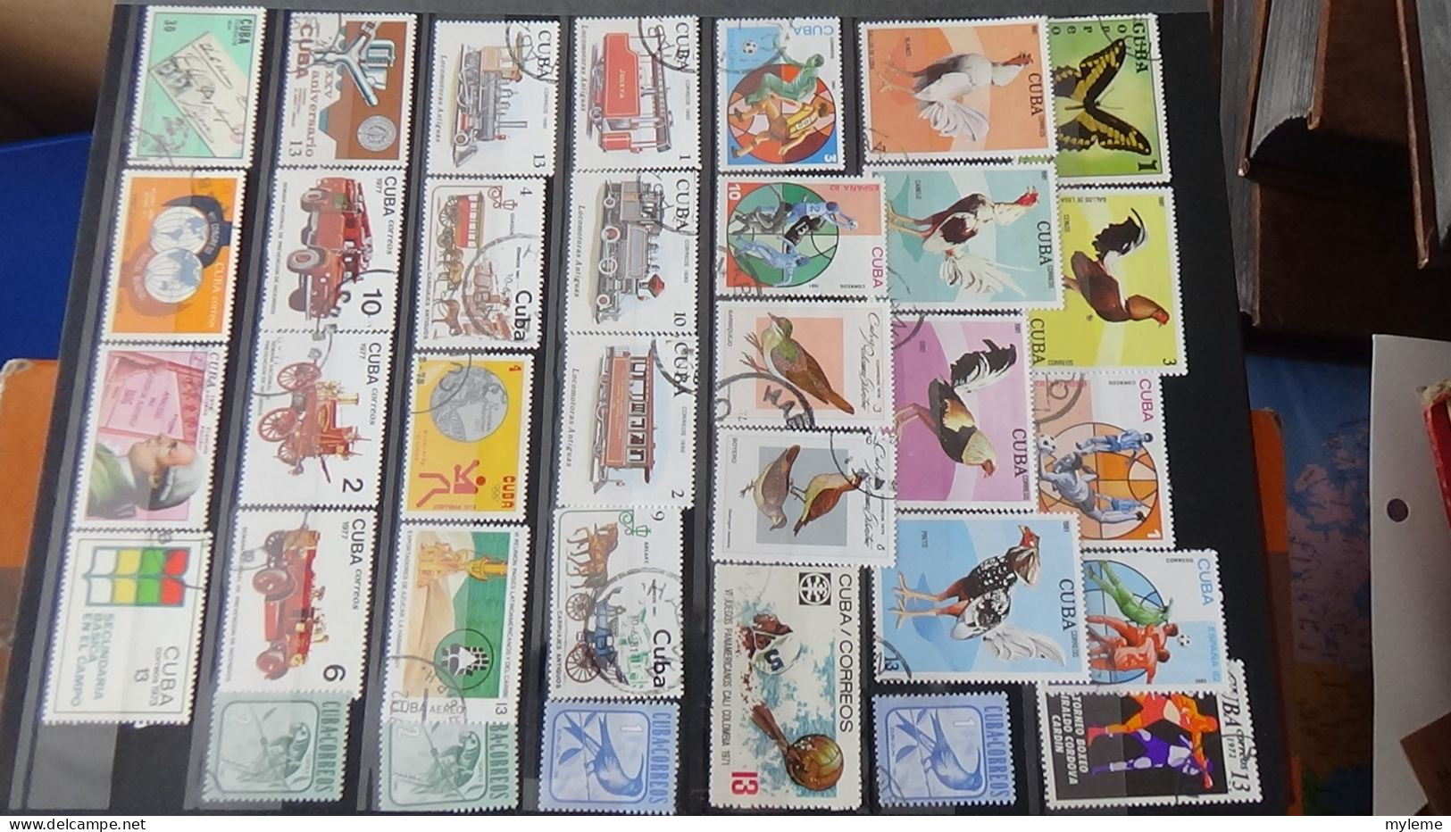 BF17 Ensemble de timbres et blocs oblitérés de divers pays + plaquette de timbres ** de la libération. Cote sympa !!!.