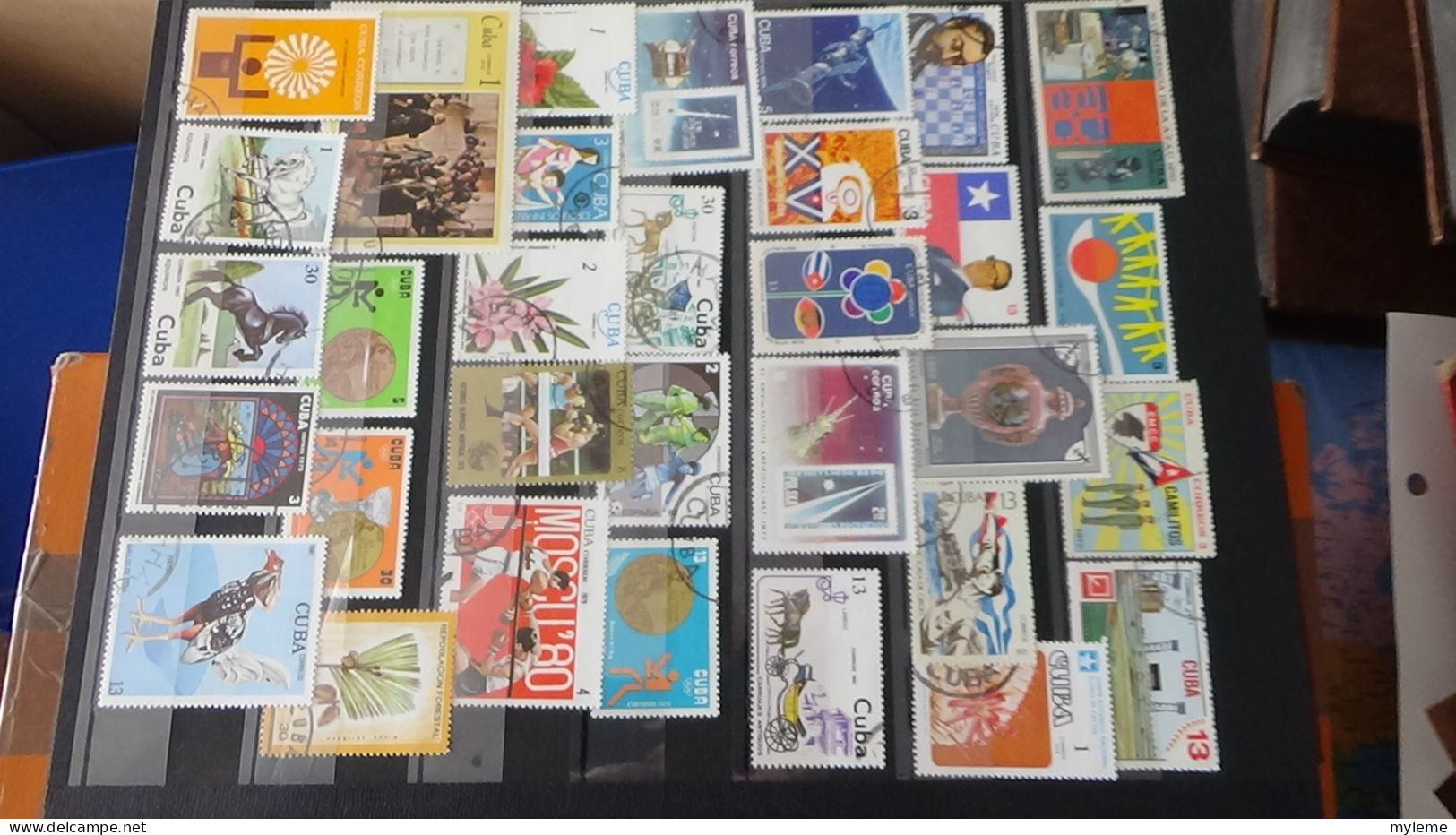 BF17 Ensemble de timbres et blocs oblitérés de divers pays + plaquette de timbres ** de la libération. Cote sympa !!!.