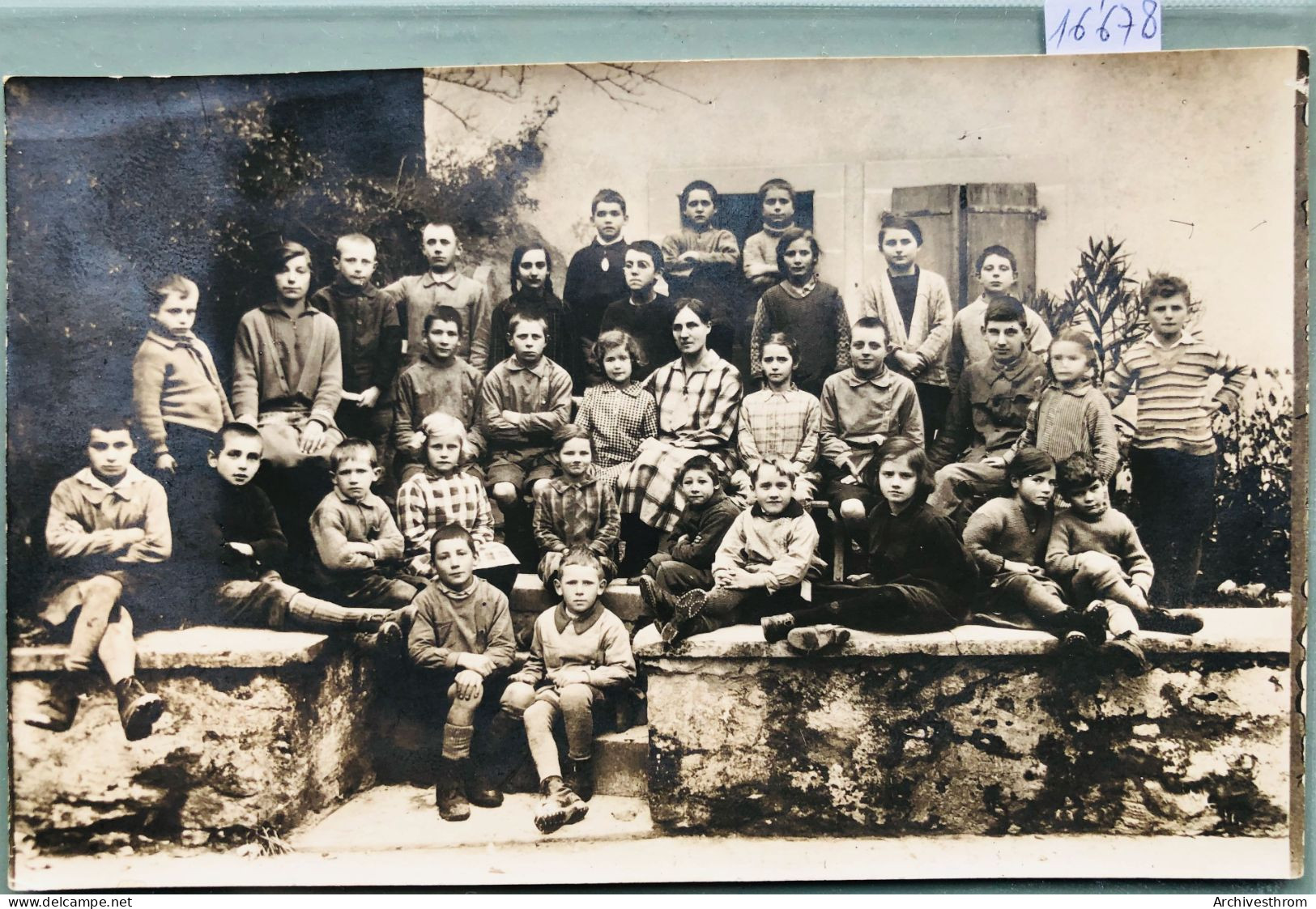 Suscévaz (Vaud) : La Maîtresse Et Sa Classe, Des Petits Aux Plus Grands (fin Années 1920 Ou 1930) (16'678) - Yverdon-les-Bains 