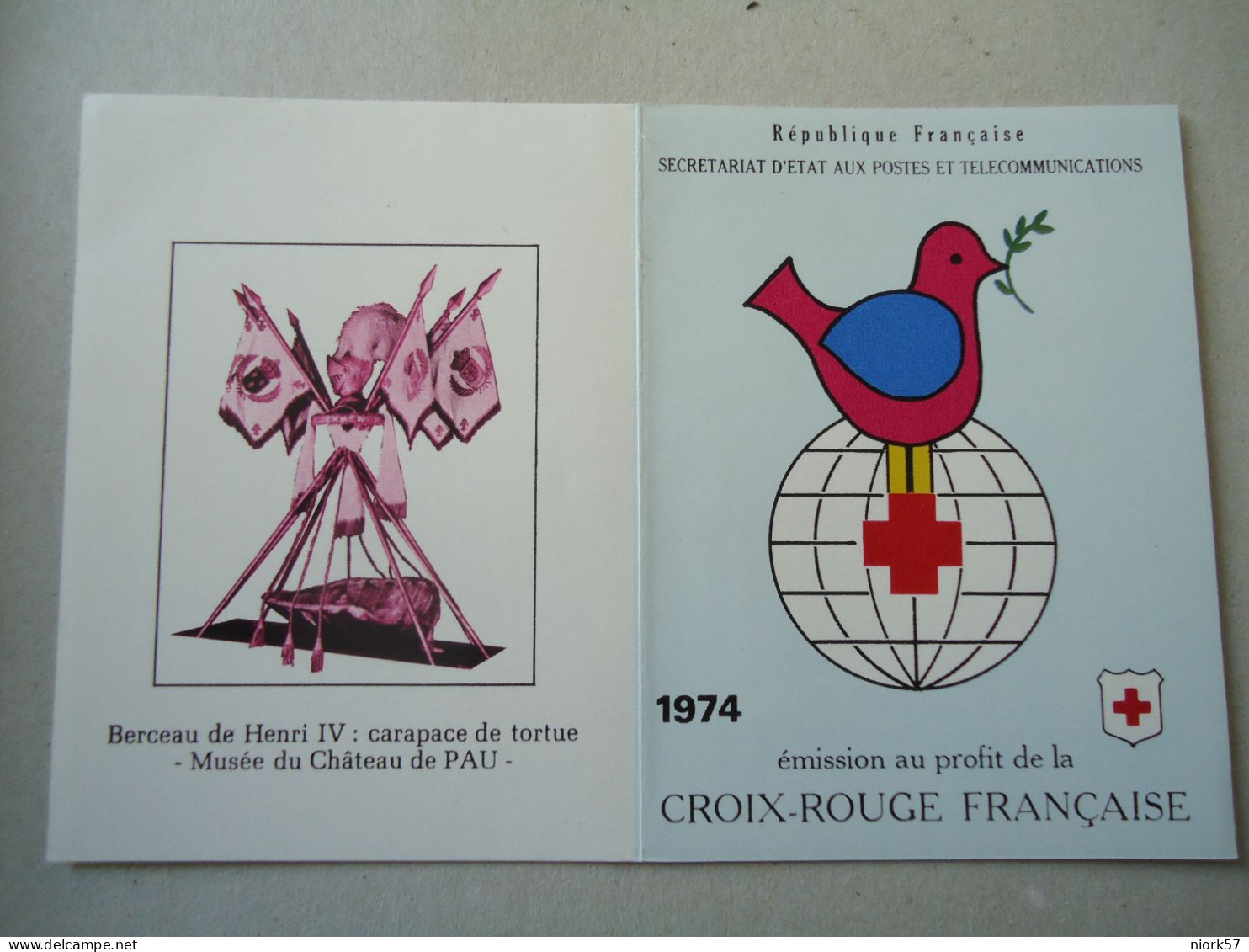 FRANCE  MNH   BIRD BIRDS CARNET  RED CROSS 1974 - Red Cross