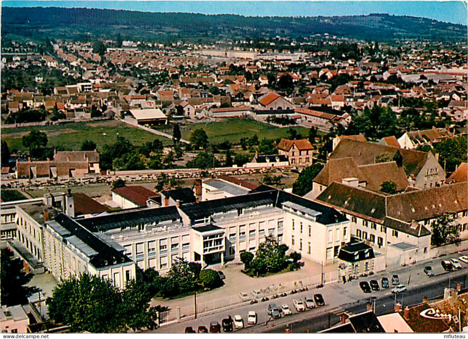 18* ST AMAND MONTROND   (CPM 10x15cm)                           MA62-650 - Saint-Amand-Montrond