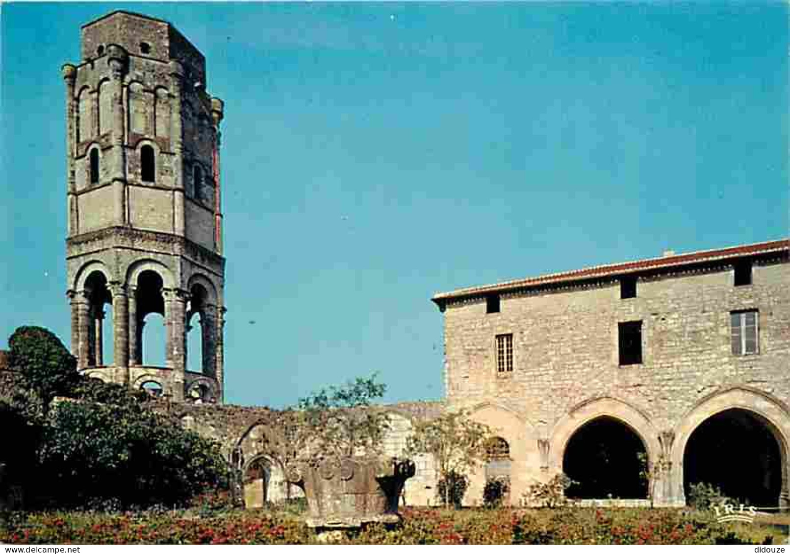 86 - Charroux - La Tour Octogonale - Le Cloitre - Carte Neuve - CPM - Voir Scans Recto-Verso - Charroux