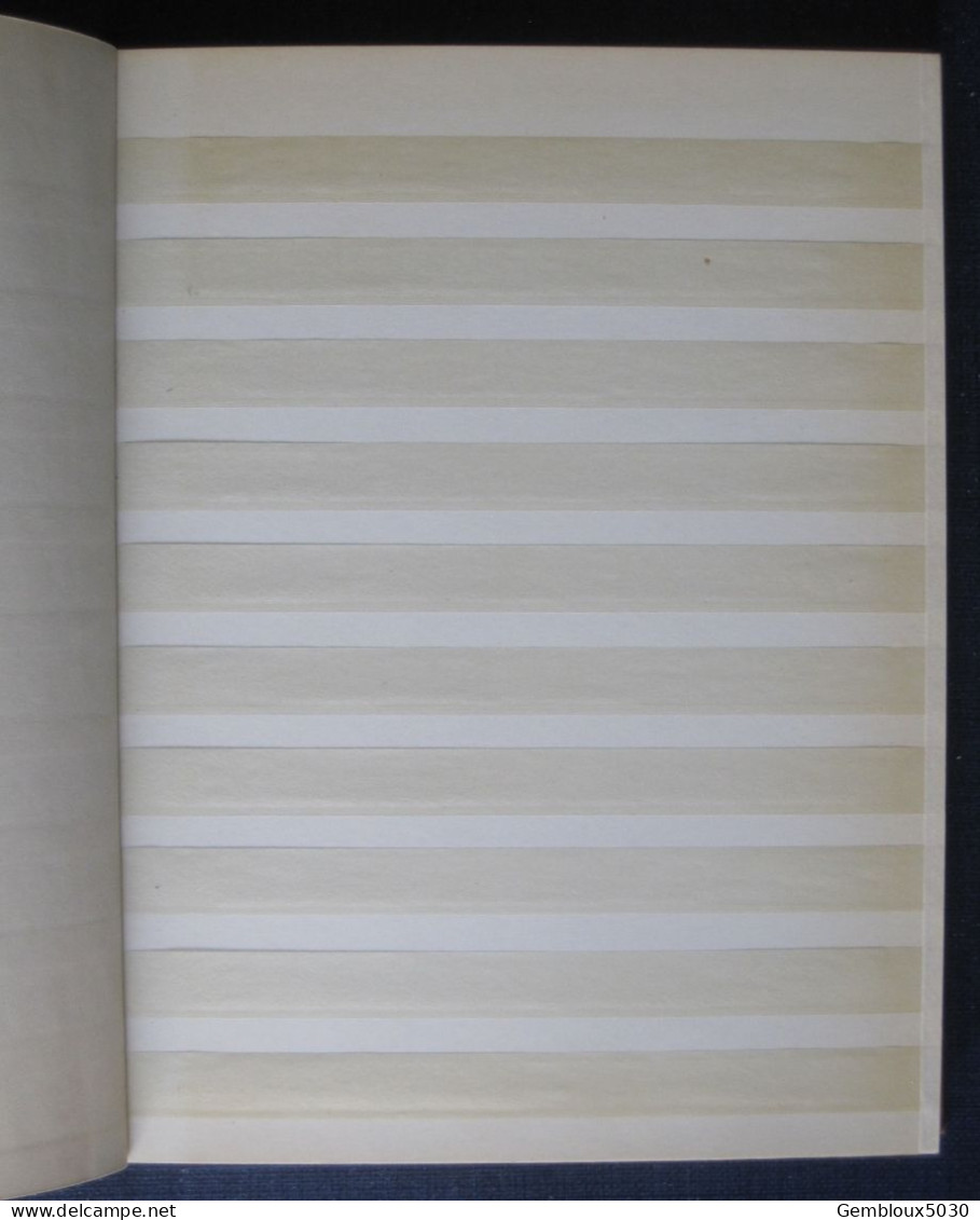 (11) Classeur 16 Pages Format Blanc En Bon état - Formato Grande, Sfondo Bianco