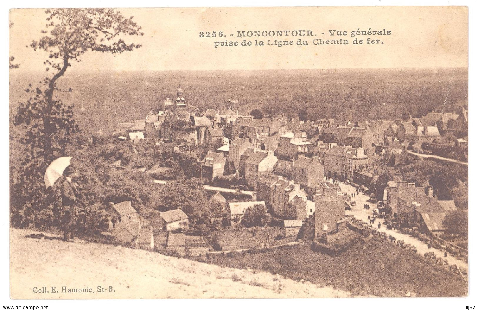 CPA 22 - MONCONTOUR (Côtes D'Armor) - 8256. Vue Générale Prise De La Ligne Du Chemin De Fer (petite Animation) - Moncontour