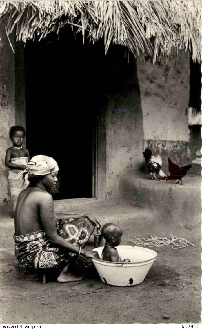 Afrique Noire - La Toilette De Bebe - Mali - Mali