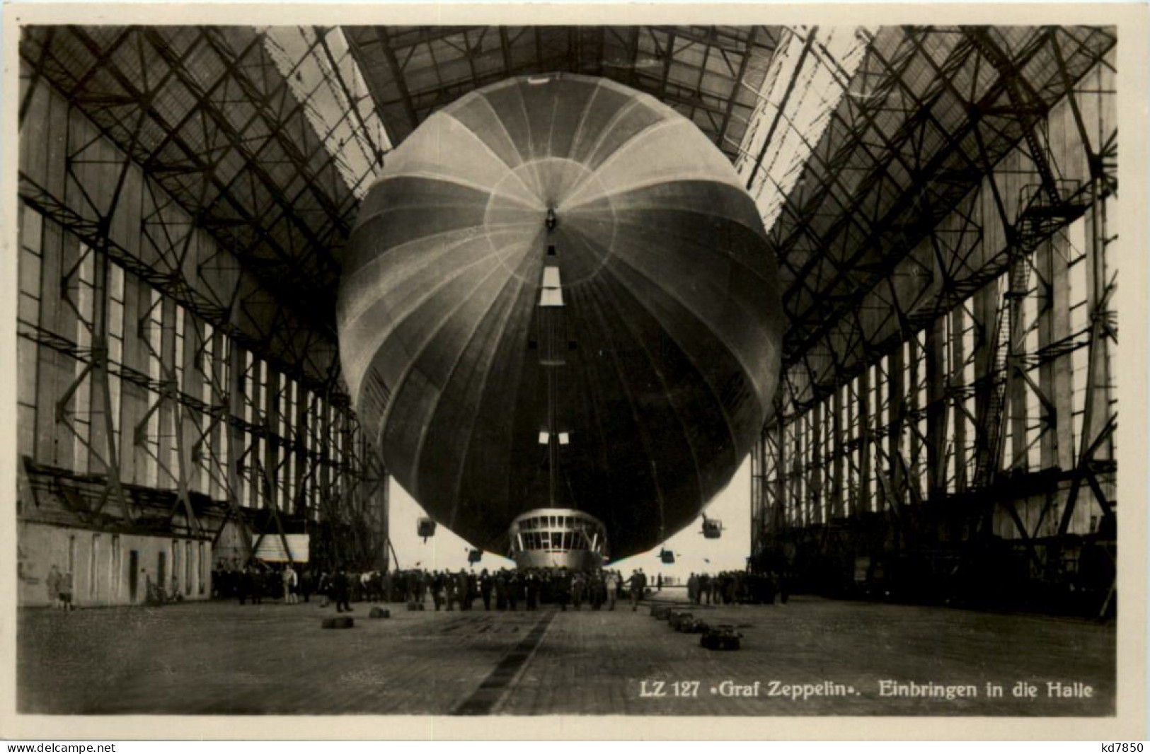 Friedrichshafen - Graf Zeppelin - Einbringen In Die Halle - Friedrichshafen