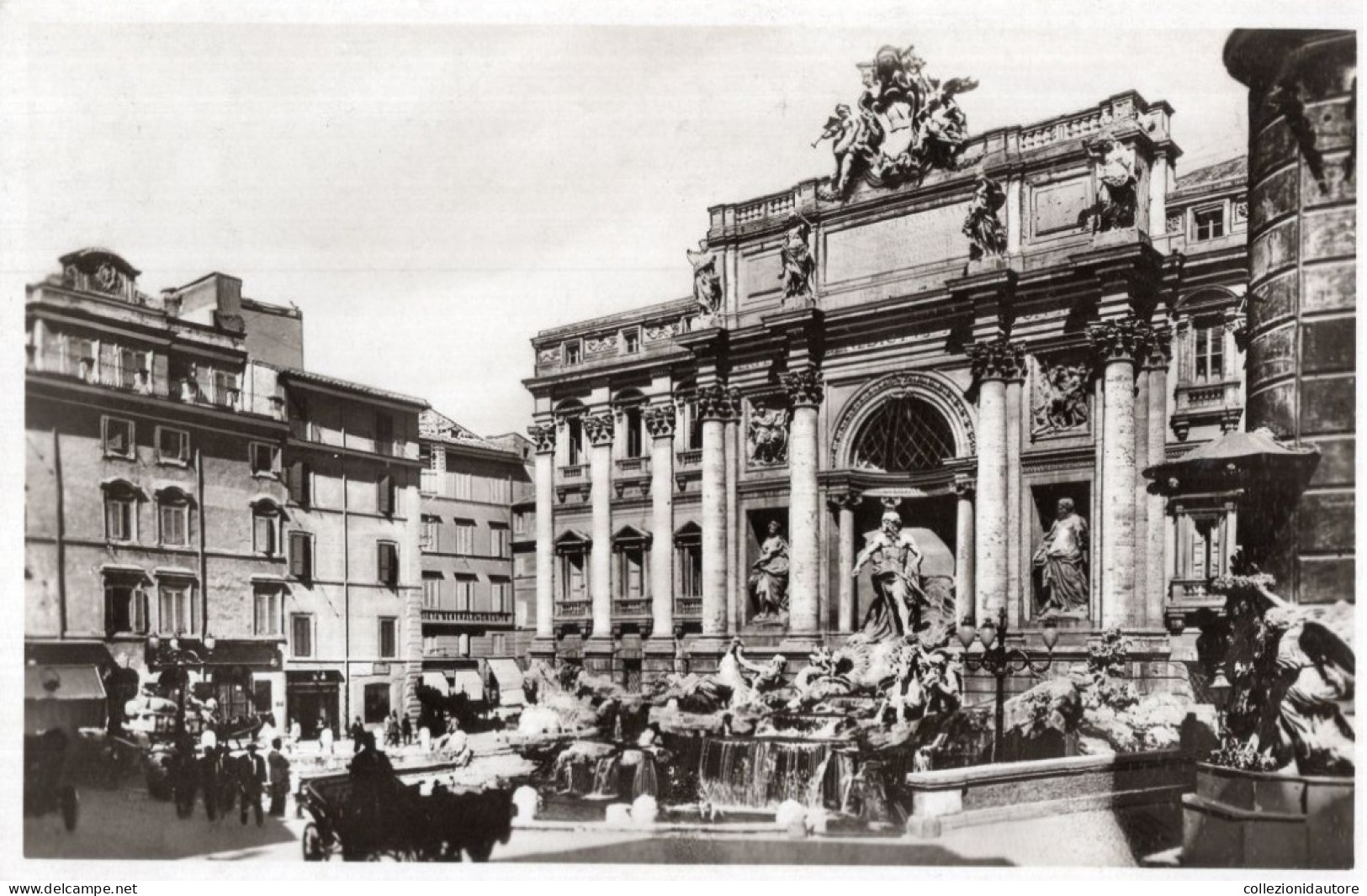 ROMA - FONTANA DI TREVI - ANIMATA E MOVIMENTATA - CARROZZA E CAVALLO - CARTOLINA FOTOGRAFICA FP SPEDITA NEL 1937 - Fontana Di Trevi