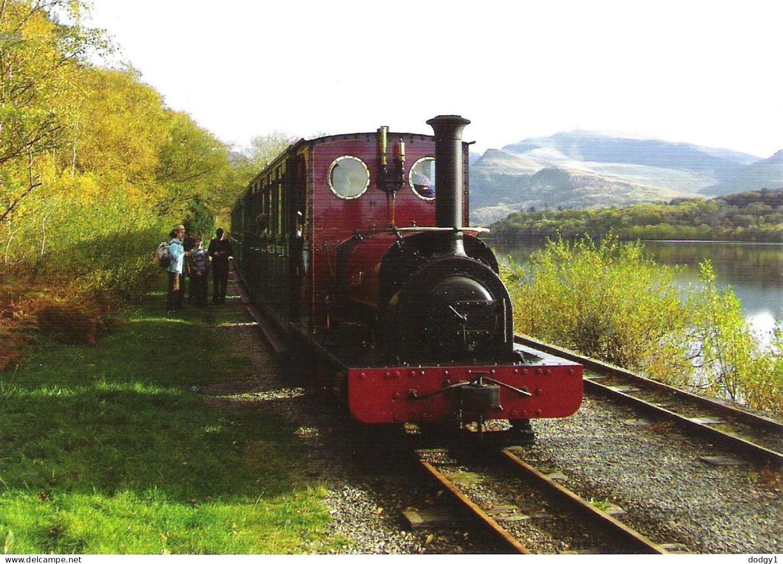 ELIDIR AT PANLLYN STATION, LLANBERIS LAKE RAILWAY, SNOWDONIA, WALES. UNUSED POSTCARD M3 - Gares - Avec Trains