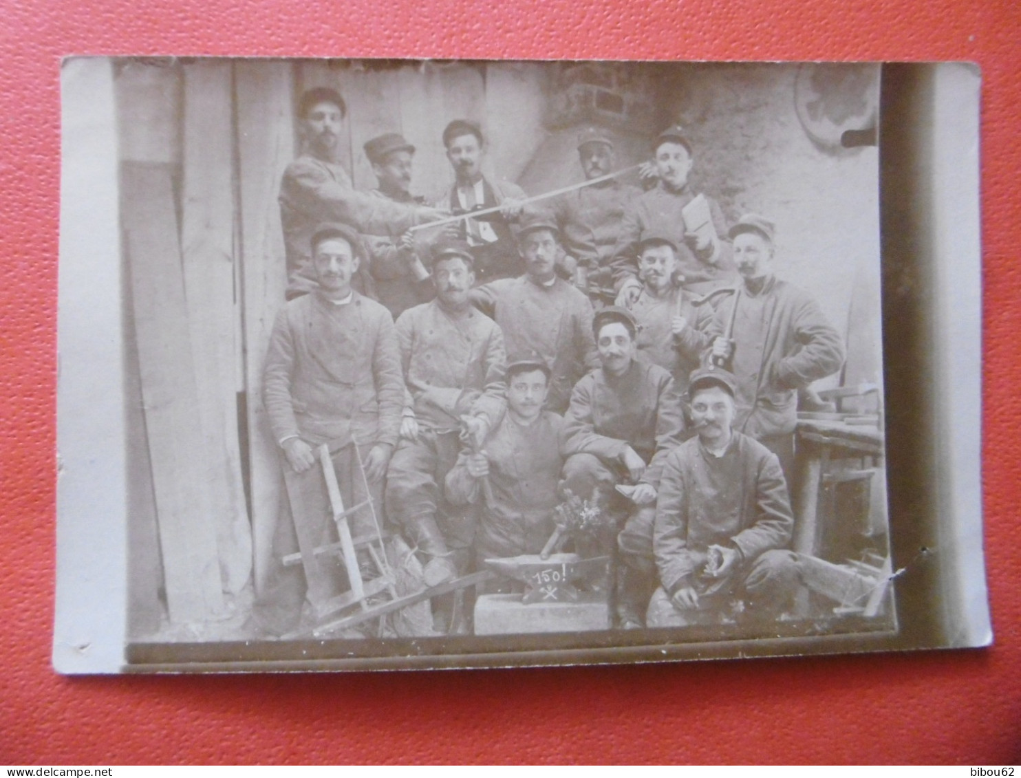 Carte Photo - Militaria - Guerre - Soldats Menuisiers ? - Atelier De Menuiserie - Kasernen