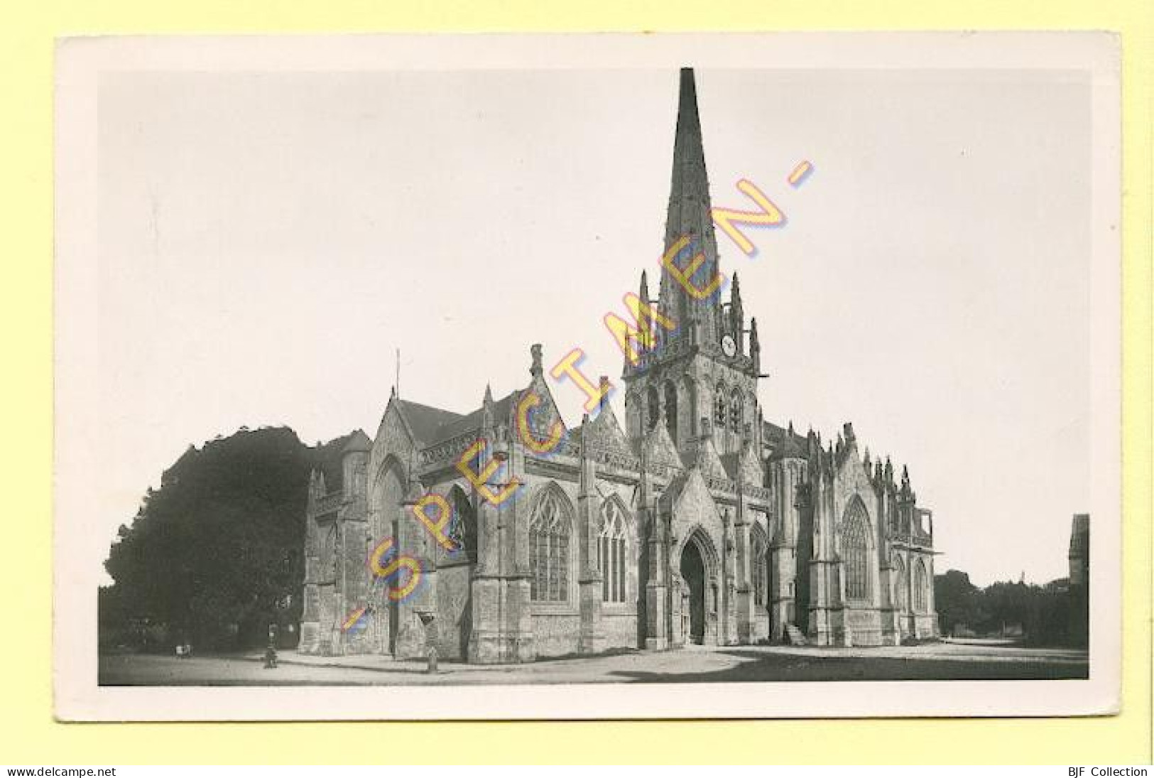 50. CARENTAN – L'Eglise / CPSM - Carentan