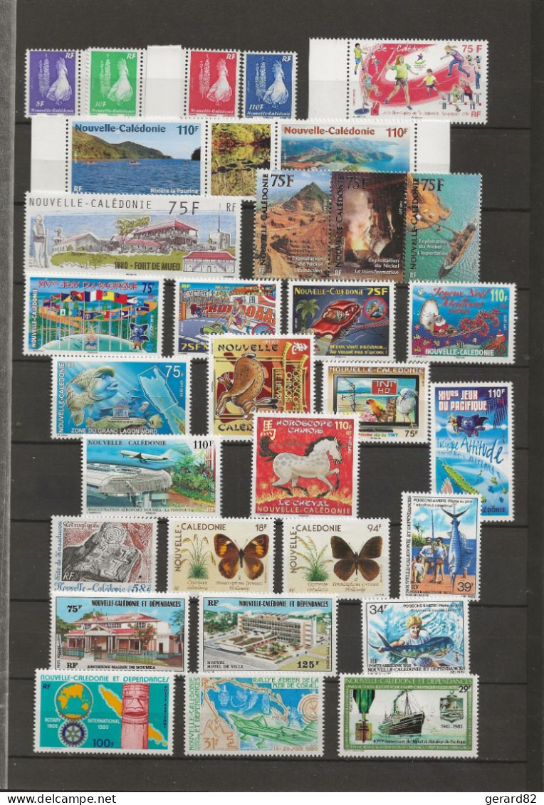 N CALEDONIE  LOT DE 31 TIMBRES     BONNE COTE   N** - Colecciones & Series