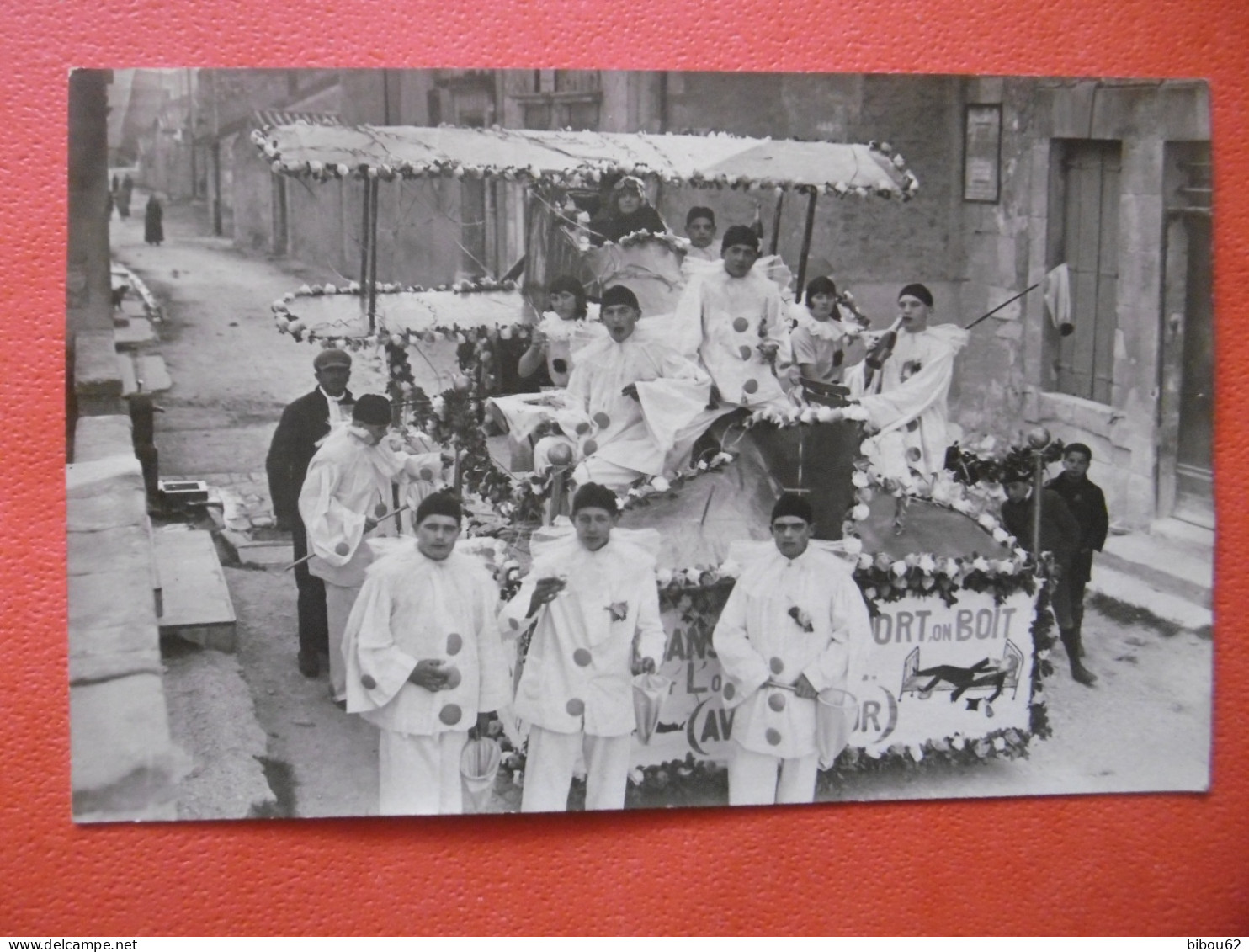 CHATEAURENARD De PROVENCE ( 13 ) Carte Photo D'un Corso Carnavalesque           - Par George CAP - Chateaurenard