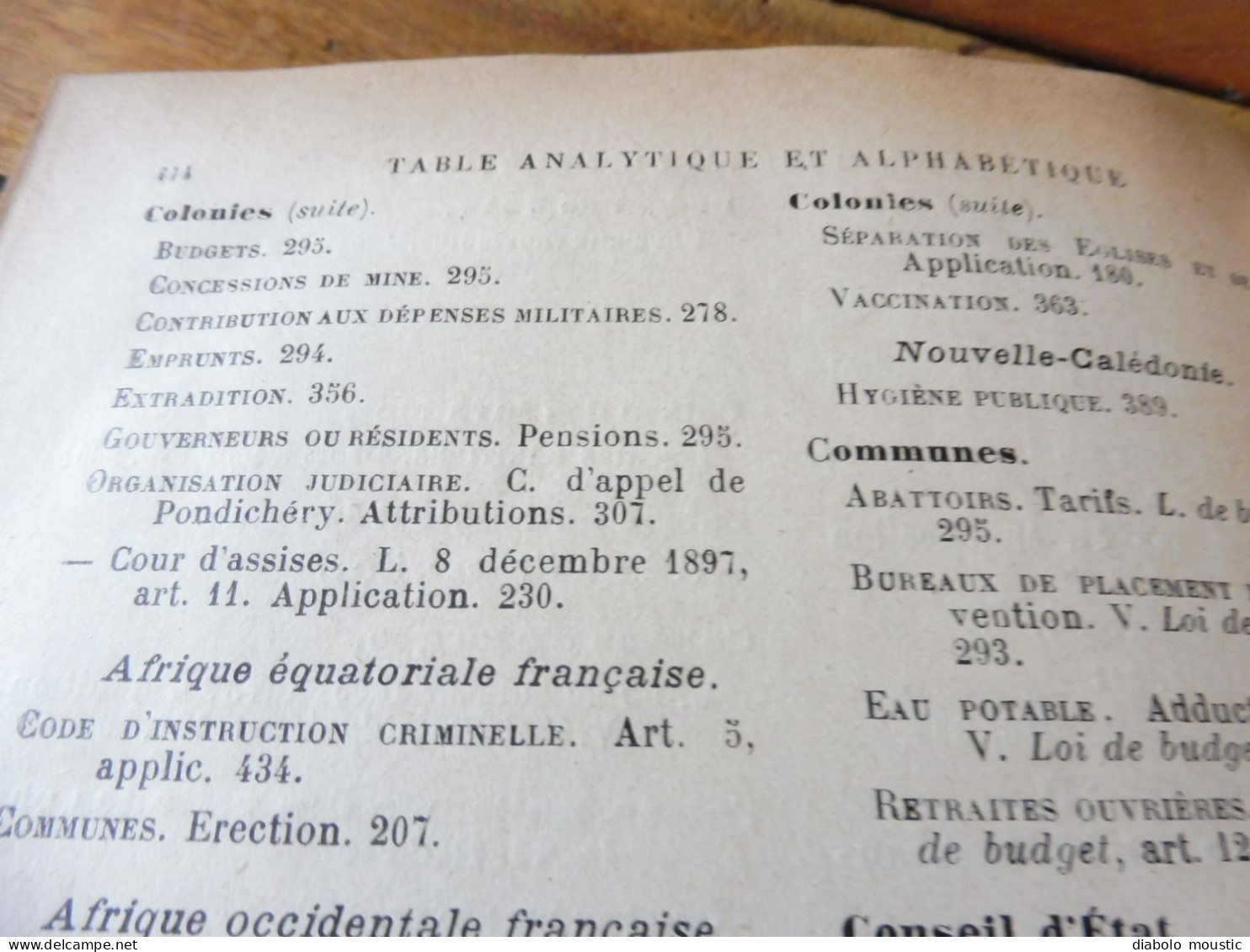 1911  RECUEIL des LOIS ,dont aussi sur les conventions d'extraditions des malfaiteurs fugitifs, Etc ; Etc