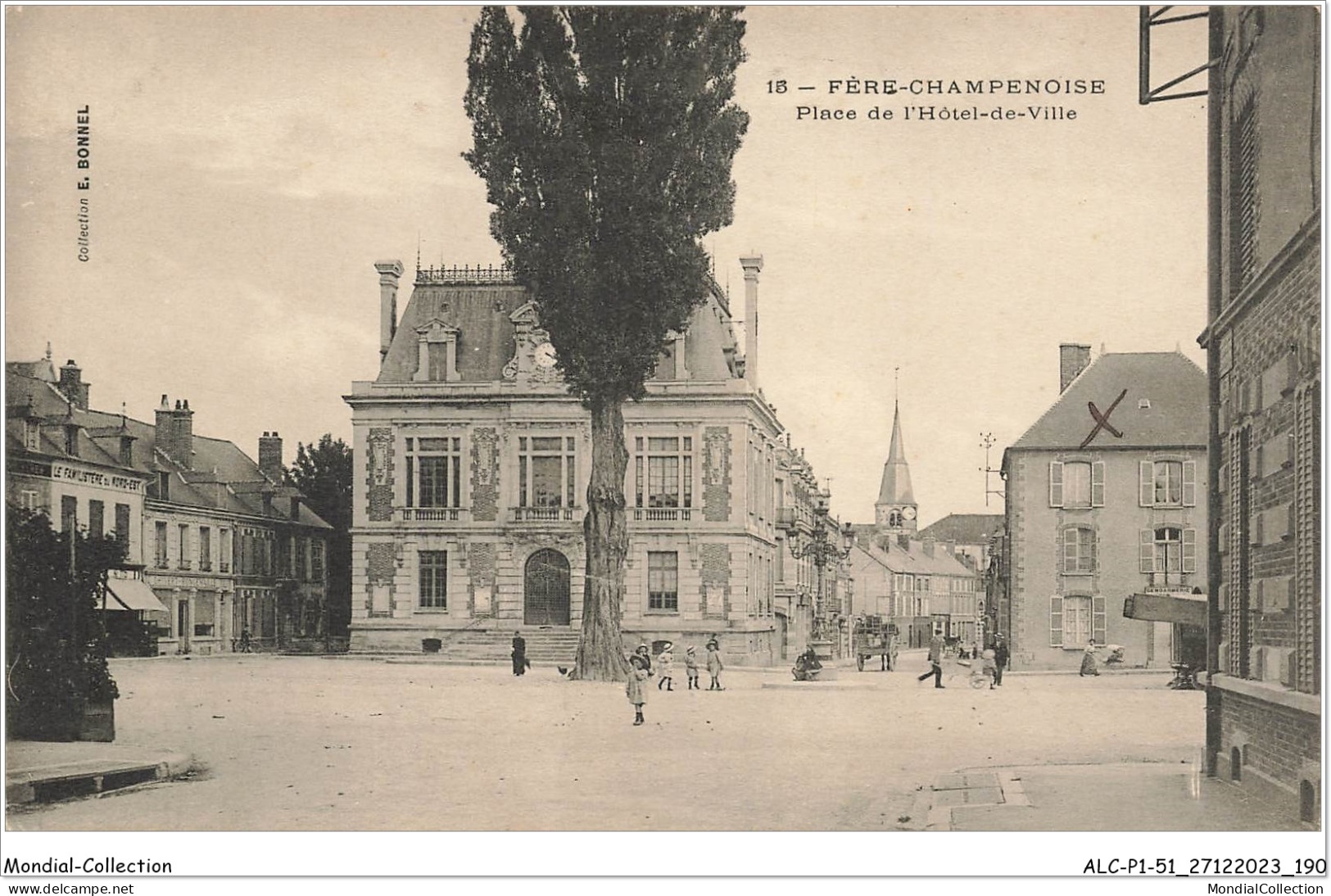 ALCP1-51-0096 - FERE-CHAMPENOISE - Place De L'hôtel De Ville  - Fère-Champenoise