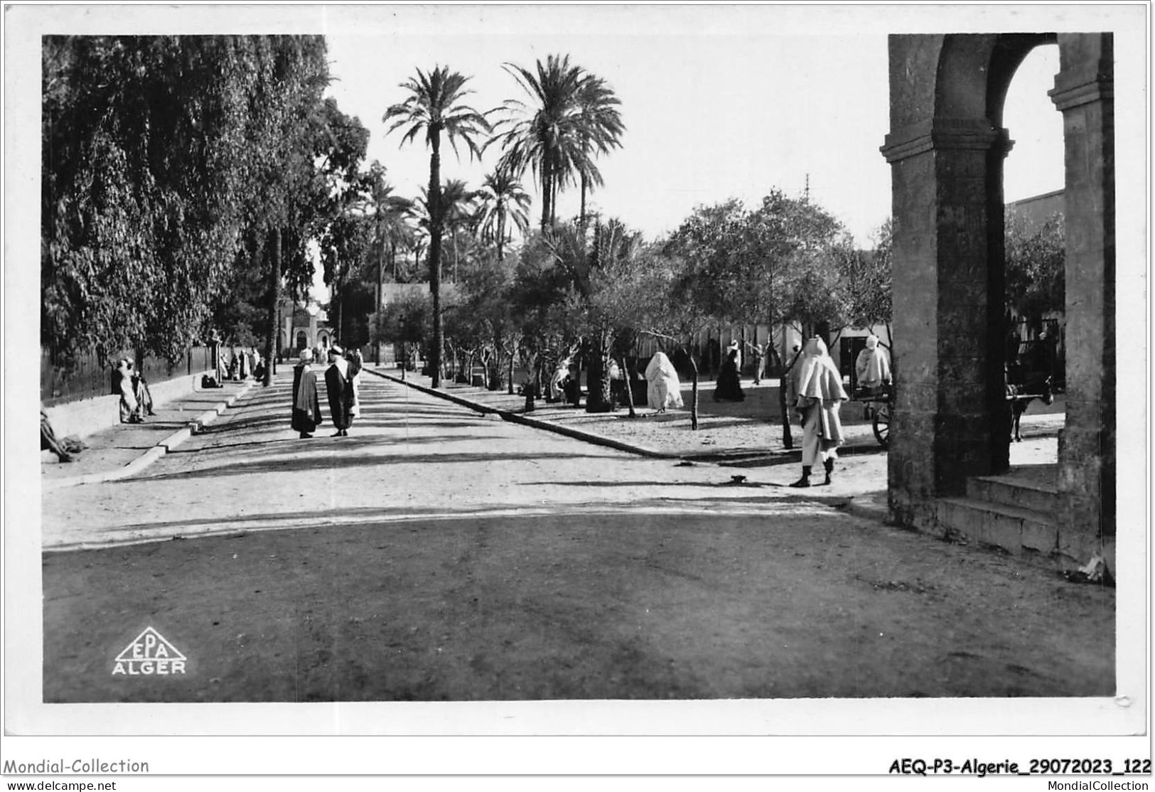 AEQP3-ALGERIE-0238 - LAGHOUAT - La Grande Place - Laghouat