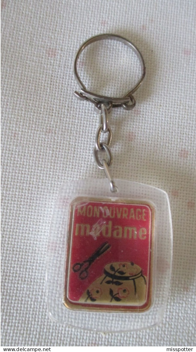 Porte Clé Vintage  écho De La Mode Mon Ouvrage Madame - Llaveros