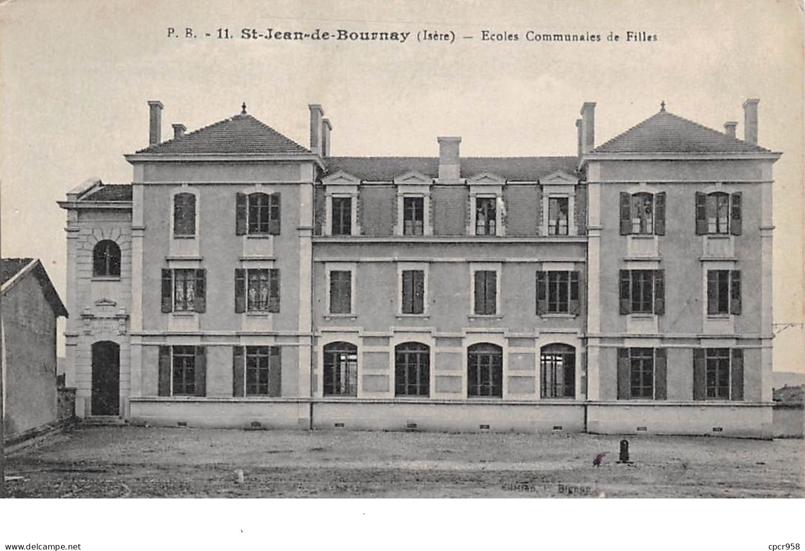 38 . N°205437. Saint Jean De Bournay. écoles Communales De Filles - Saint-Jean-de-Bournay