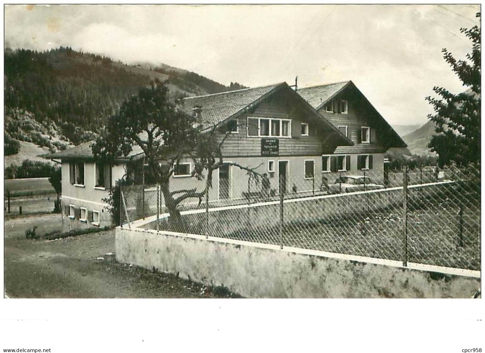 74 .n°39716 . La Chapelle D Abondance.les Petits Chamois.cpsm 14 X 9 Cm . - La Chapelle-d'Abondance