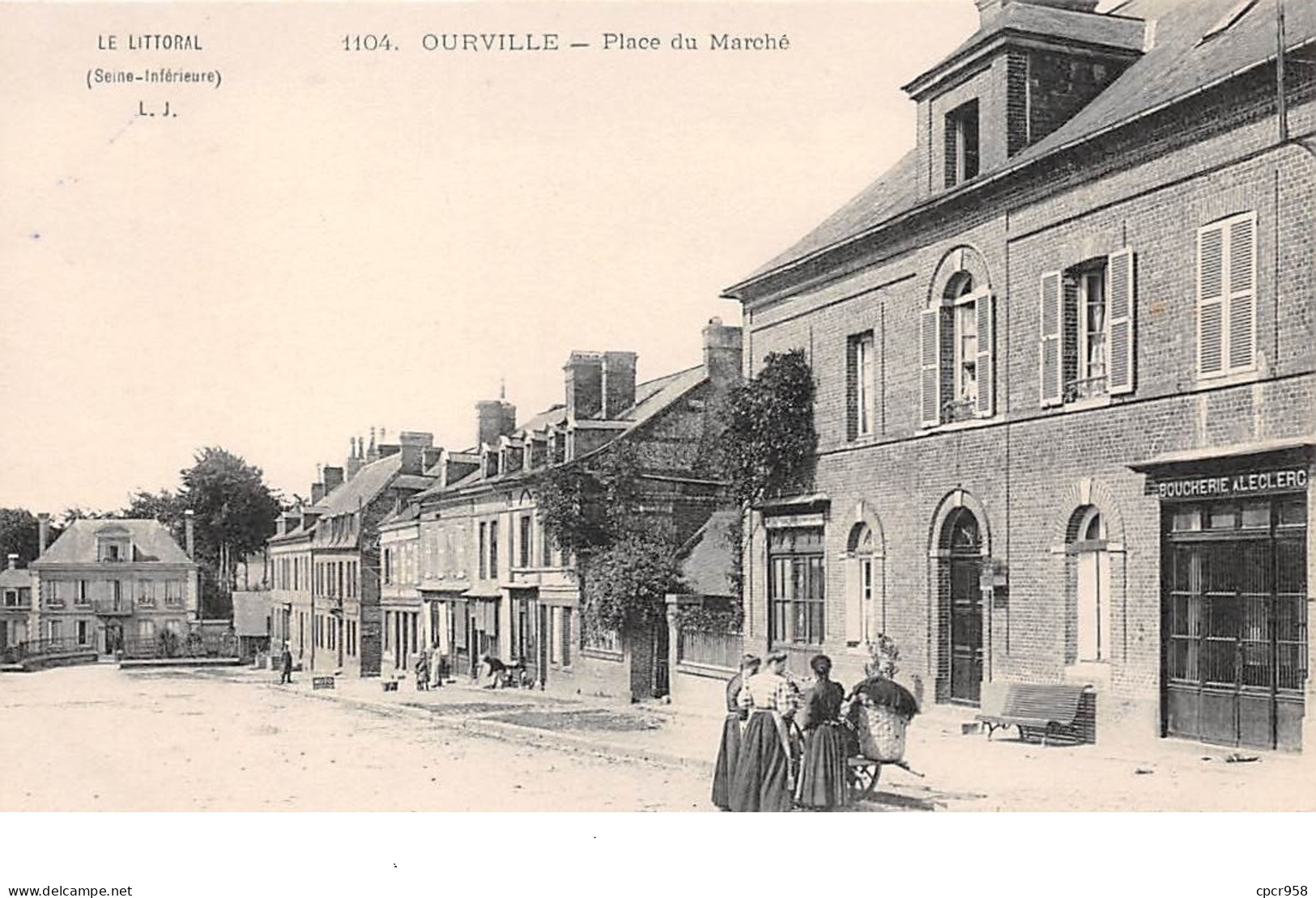 76. N°205993. Ourville. Place Du Marché - Ourville En Caux