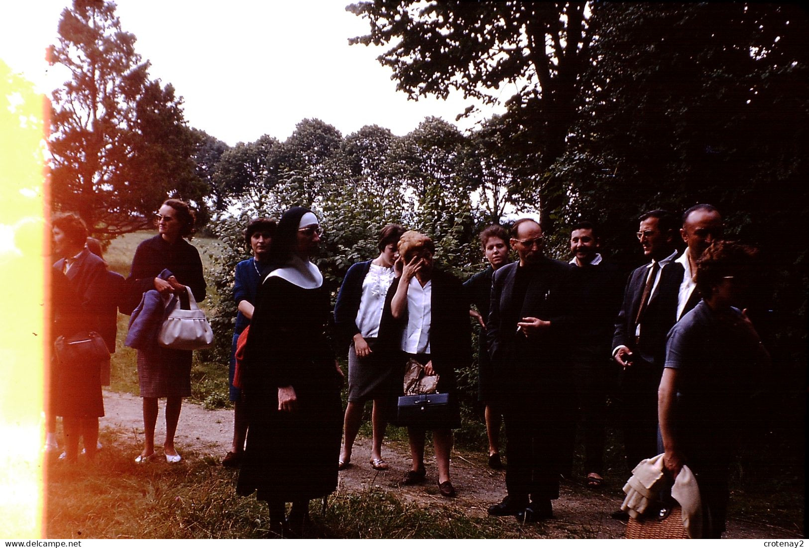 Photo Diapo Diapositive Slide à Situer Famille Avec Soeur En 1963 VOIR ZOOM - Diapositives