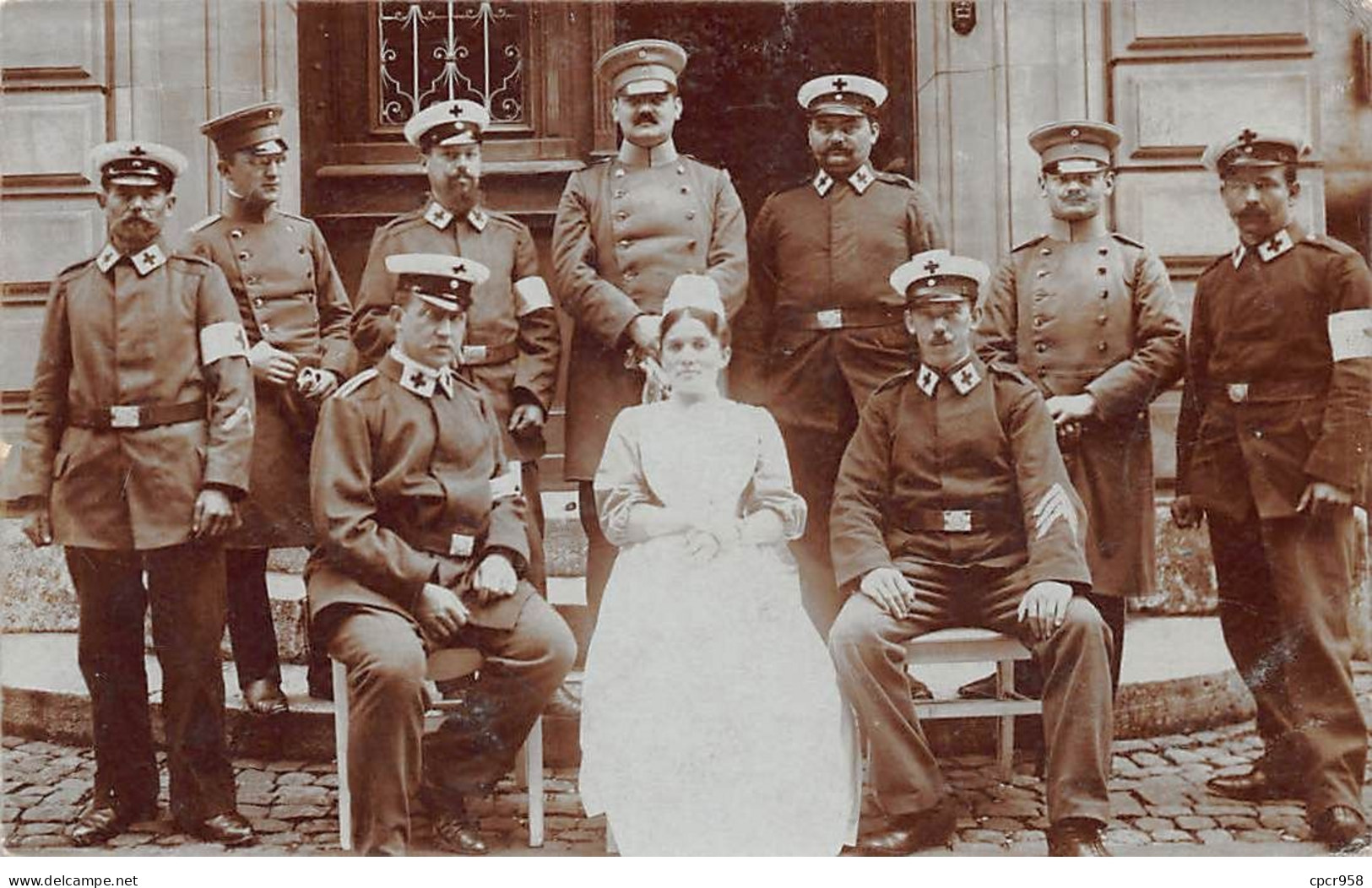 Croix-Rouge - N°71669 - Infirmiers Autour D'une Infirmière - Carte Photo - Red Cross