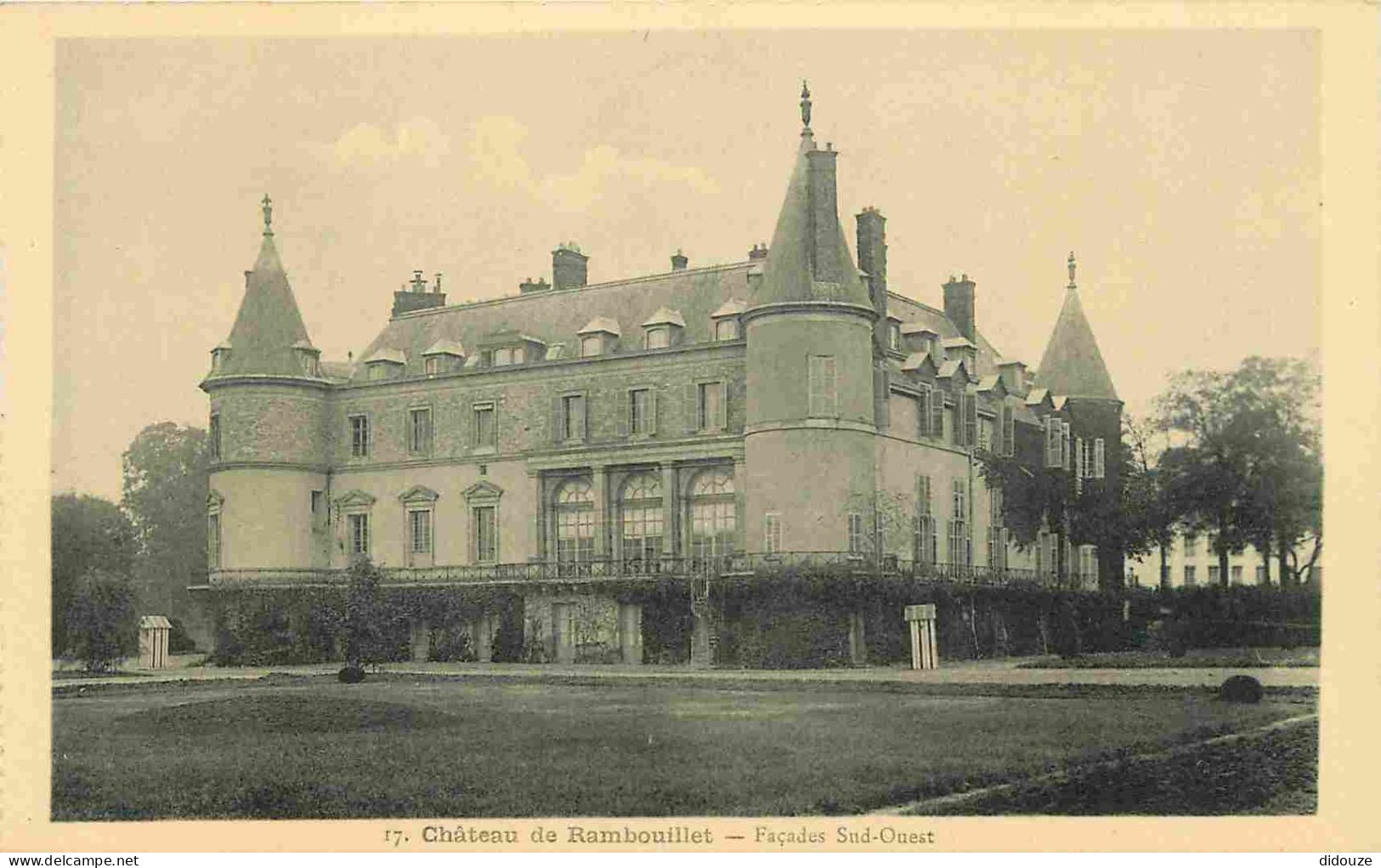 78 - Rambouillet - Le Château - Façades Sud-Ouest  - CPA - Etat Carte Provenant D'un Carnet - Voir Scans Recto-Verso - Rambouillet (Kasteel)