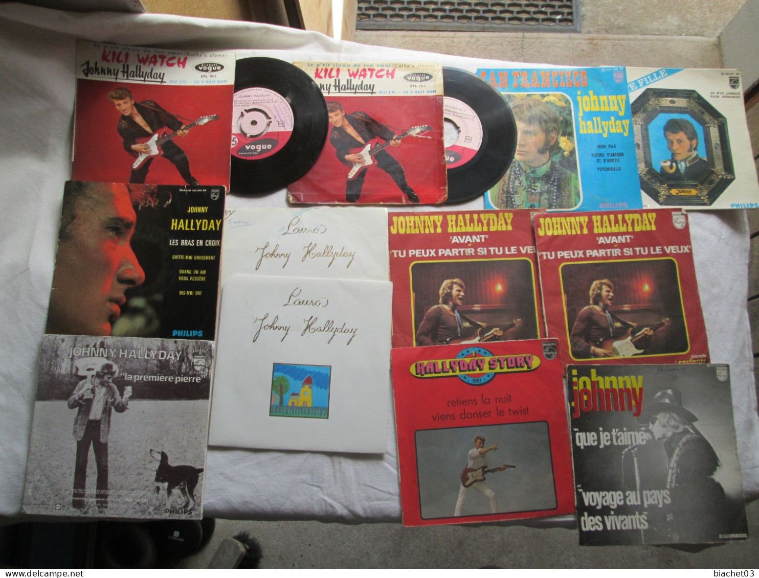Lot De 2 Vinyles + 10 Pochettes Vide JOHNNY HALLYDAY  (45 Tours) - Other & Unclassified
