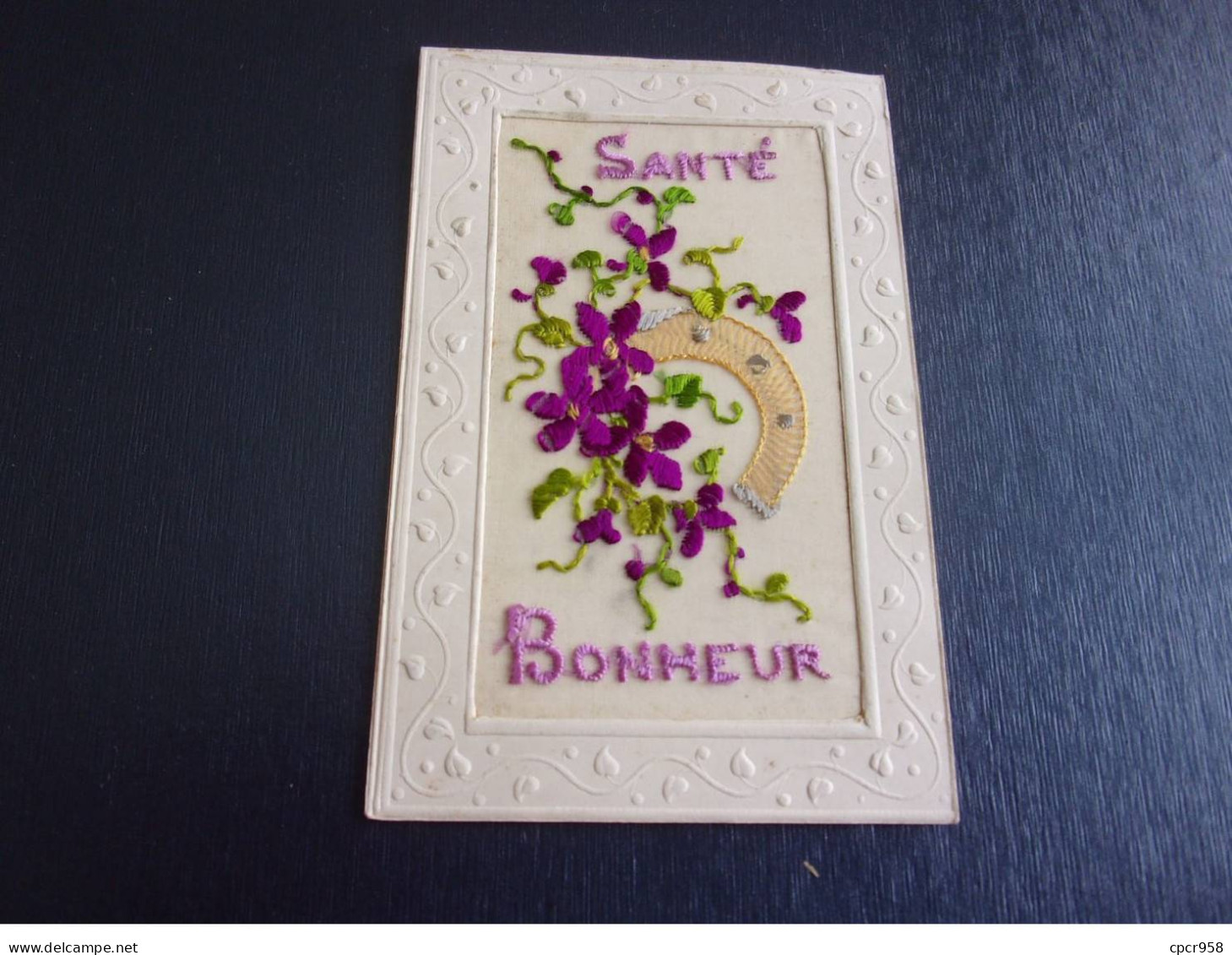 Fantaisie - N°77755 - Santé, Bonheur - Violettes Et Fer à Cheval - Carte Brodée - Brodées