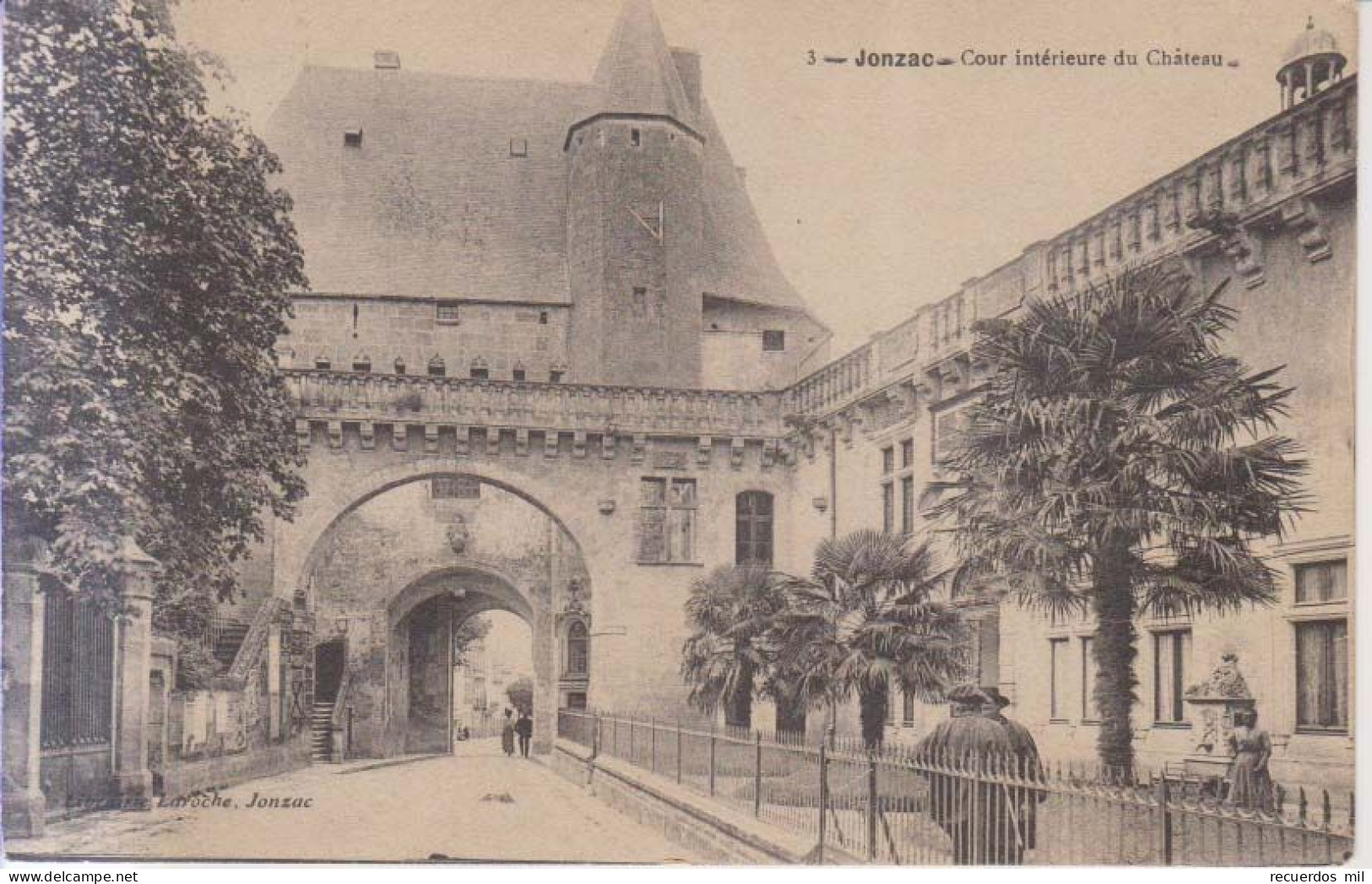 Jonzac Cour Interieure Du Chateau Carte Postale Animee 1909 - Jonzac