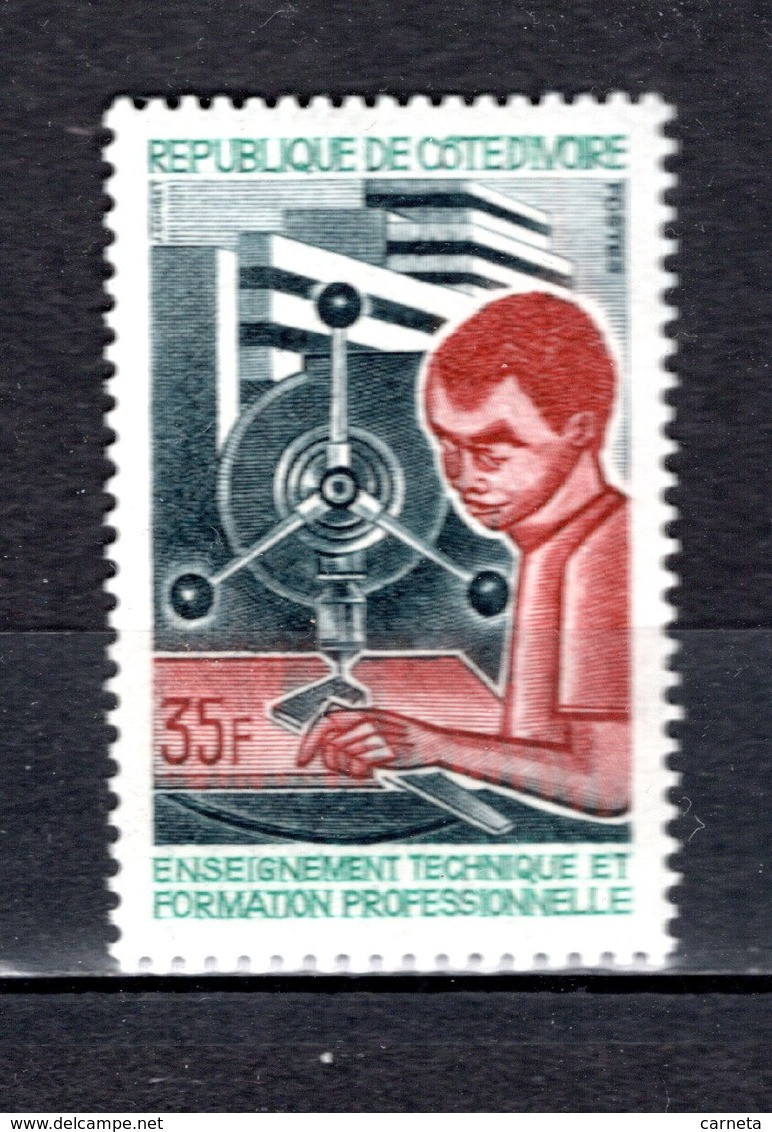 COTE D'IVOIRE N° 320  NEUF SANS CHARNIERE COTE  1.00€  ENSEIGNEMENT TECHNIQUE - Côte D'Ivoire (1960-...)