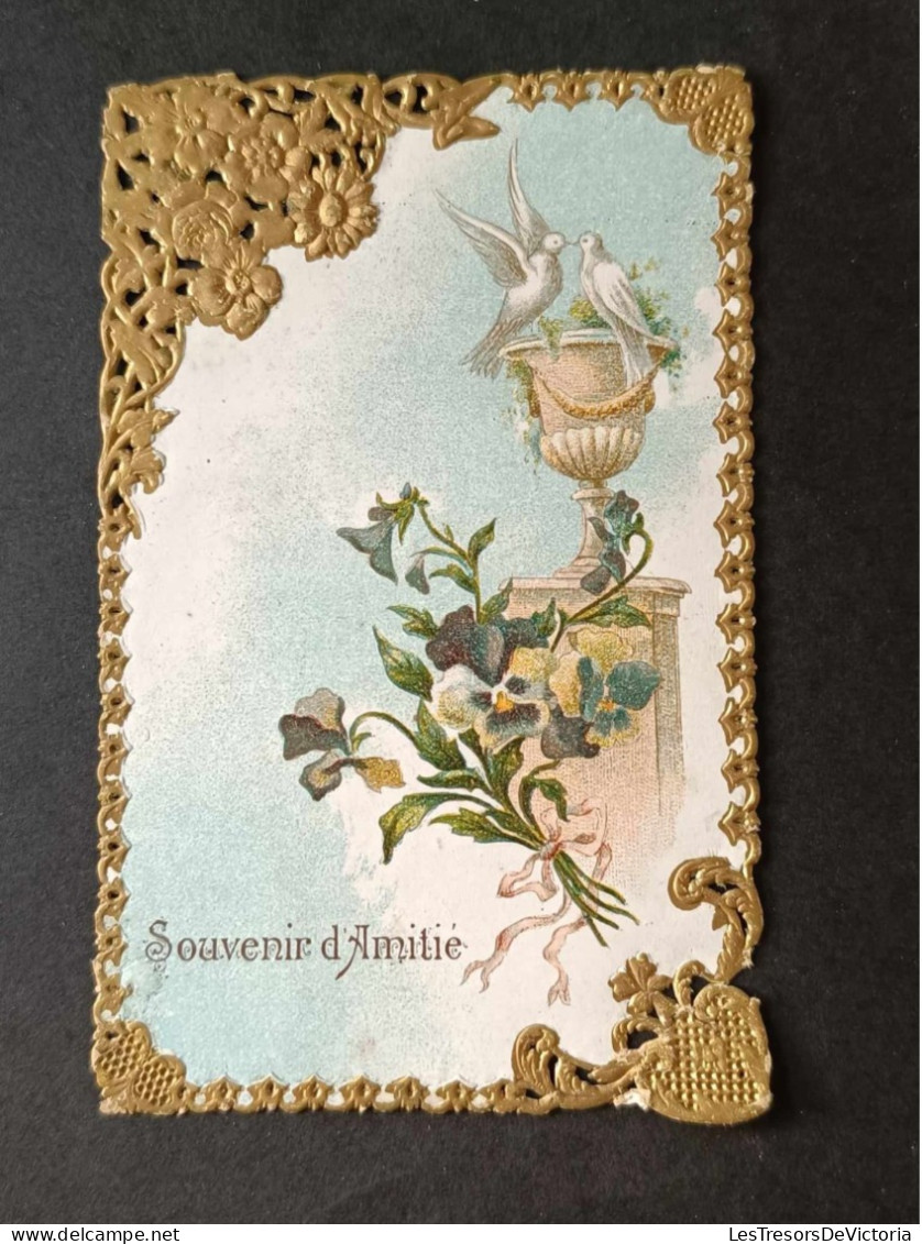 Souvenir D'amitié - Bordure Ajourée Et Dorée - Colombes - Fleur - Carte Postale Ancienne - Saluti Da.../ Gruss Aus...