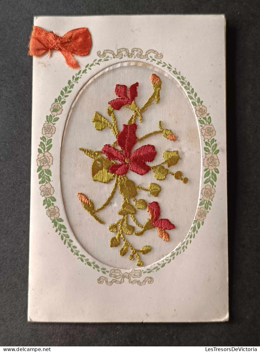 Fantaisie - Carte Brodée - Fleurs Bordeaux - Poême à L'intérieur - Contour Du Médaillon Fleur - Carte Postale Ancienne - Embroidered