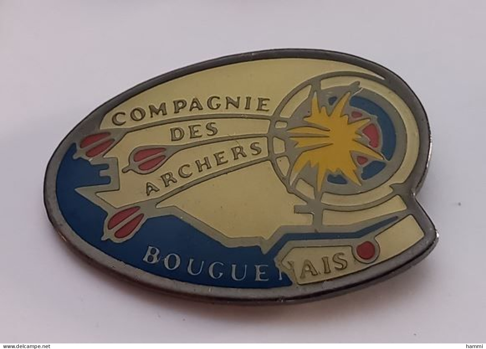 N262 Pin's Tir à L'arc Compagnie Des Archers Bouguenais Loire-Atlantique Achat Immédiat - Boogschieten