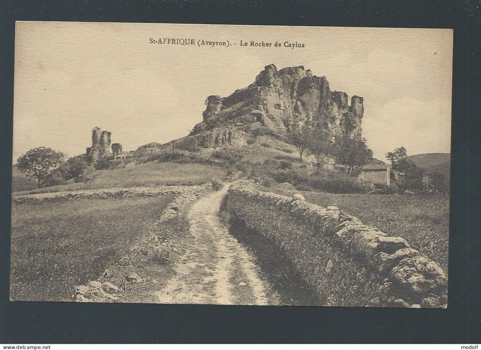 CPA - 12 - St-Affrique - Le Rocher De Caylus - Non Circulée - Saint Affrique