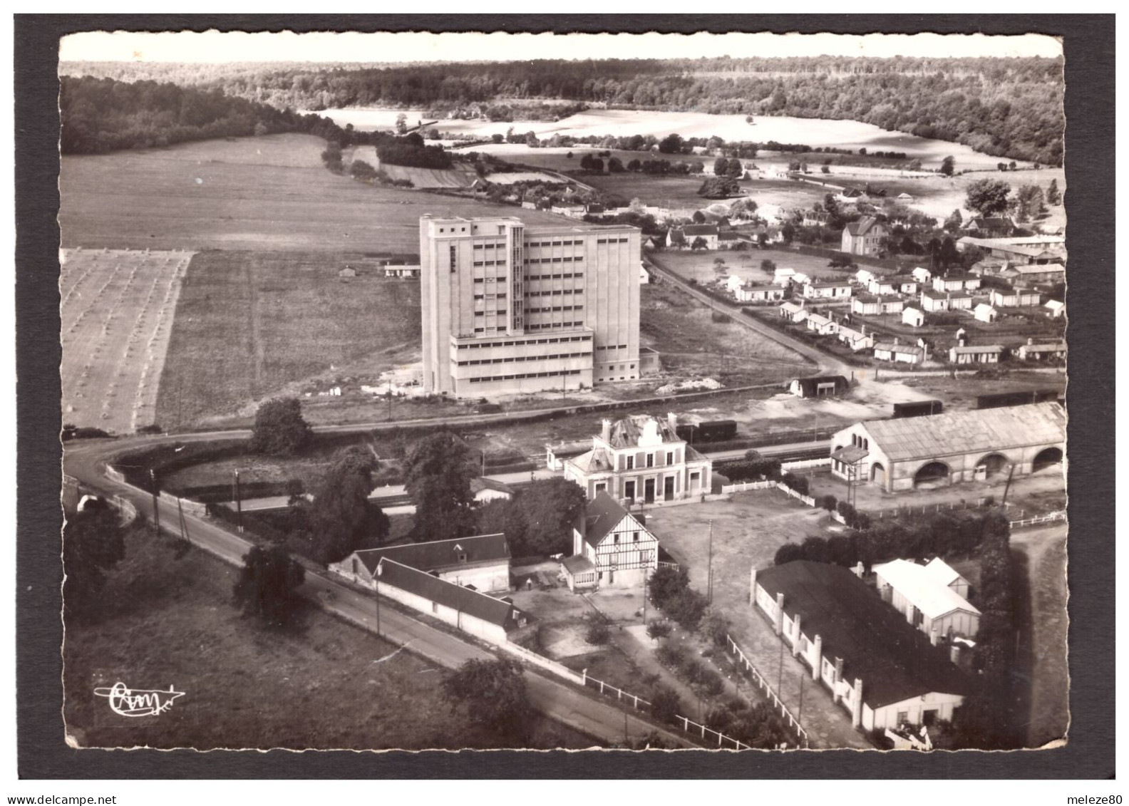 27  BEAUMONT Le ROGER  Vue Aérienne  1955   10x15  2 Scans - Beaumont-le-Roger