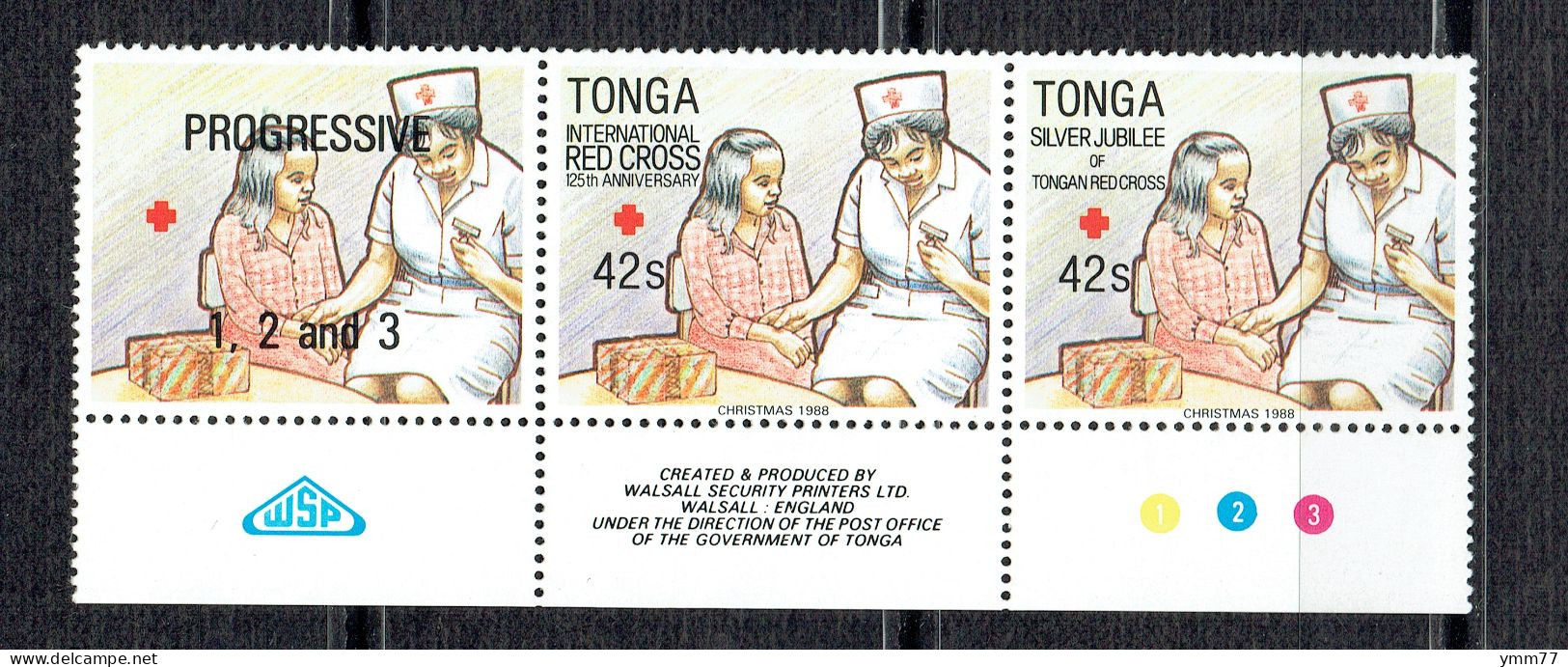 Noël. 125ème Anniv Croix-Rouge Et Croissant Rouge Et 25ème Anniv Croix-Rouge Nationale : Infirmière Prenant Le Pouls - Tonga (1970-...)