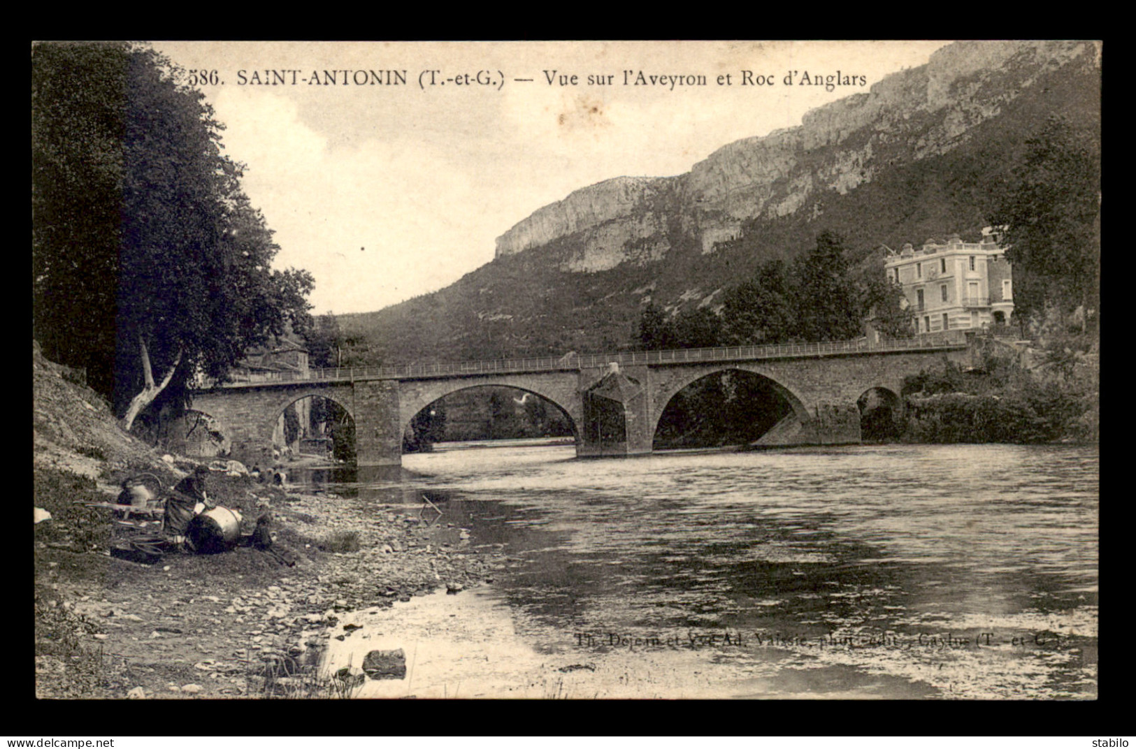 82 - SAINT-ANTONIN - VUE SUR L'AVEYRON ET ROC D'ANGLATS - Saint Antonin Noble Val