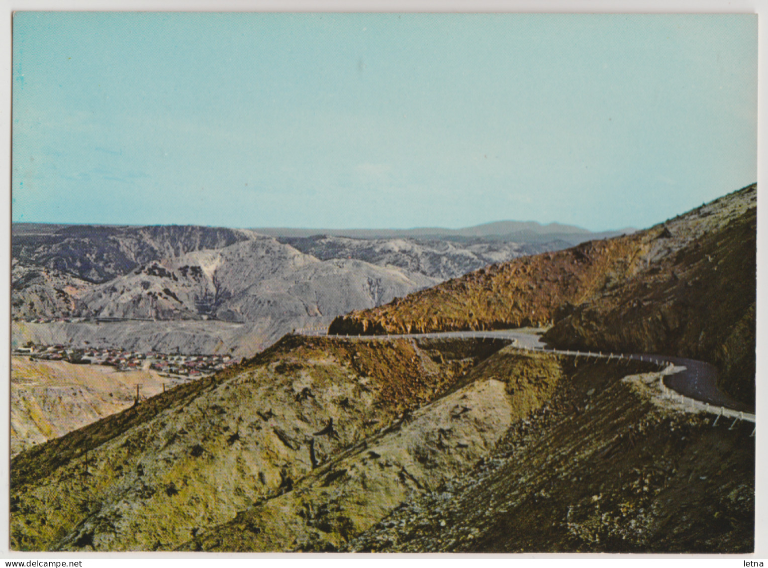 Australia TASMANIA TAS Bare Hills Approach To QUEENSTOWN Mining Town Murfett P8014-2 Postcard C1970s - Otros & Sin Clasificación