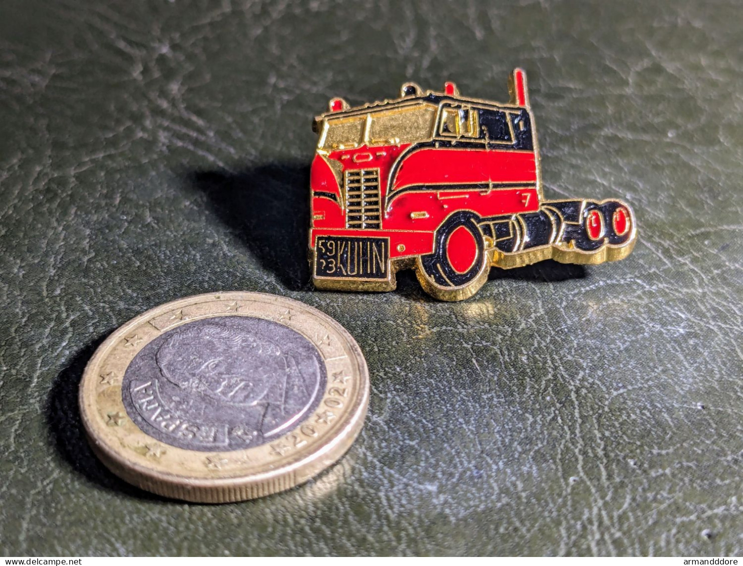 N Pins Lapel Pin Camion Kuhn Truck And Rv Sherwood Concessionnaire Dealer Pin's - Andere & Zonder Classificatie