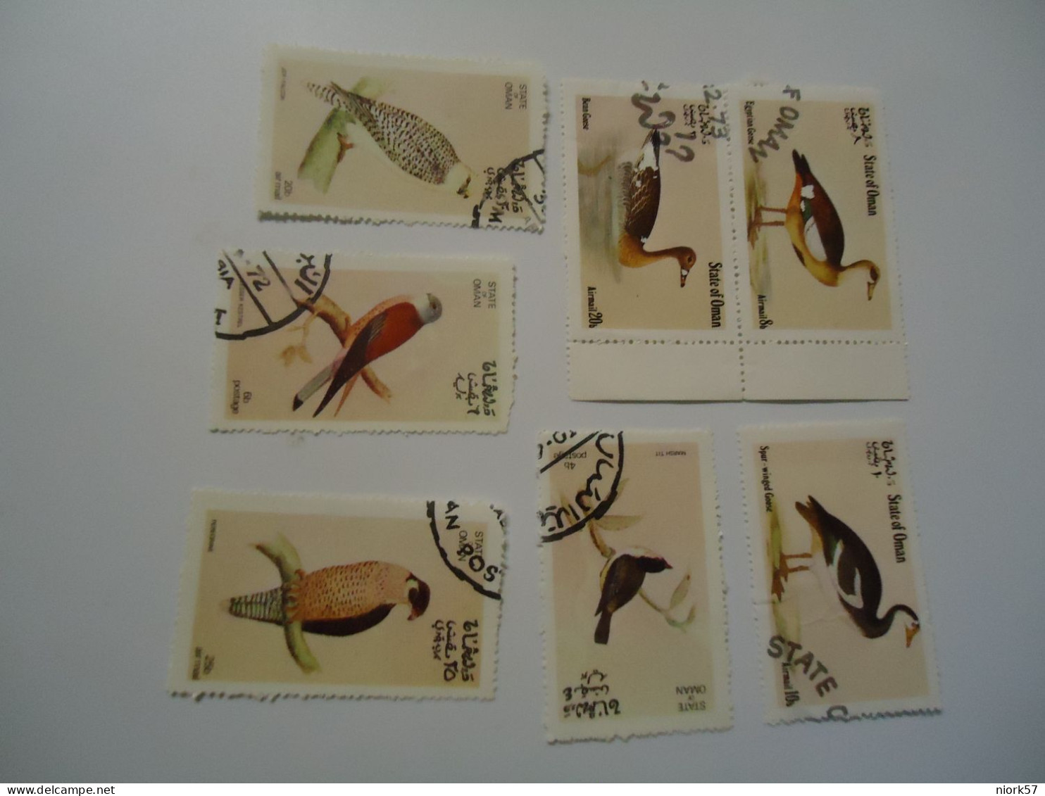 OMAN STATE  USED  18 STAMPS BIRD BIRDS Swan And Others 2 Scan PORROTS  DUCK - Zwanen