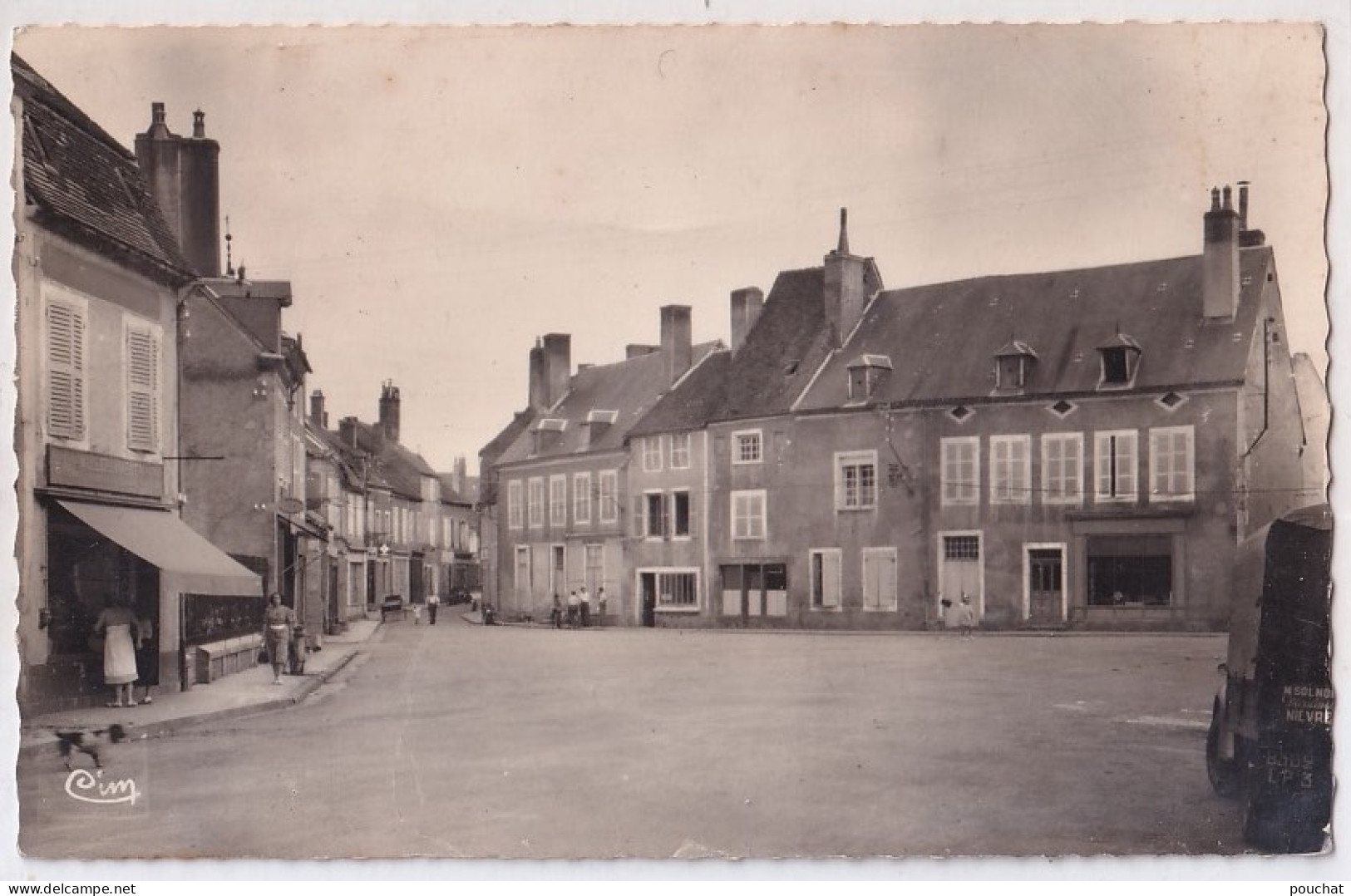 A12-58) MOULINS - ENGILBERT - NIEVRE - PLACE LAFAYETTE - RUE  NOTRE - DAME - ANIMEE - COMMERCES - HABITANTS  - EN  1903  - Moulin Engilbert