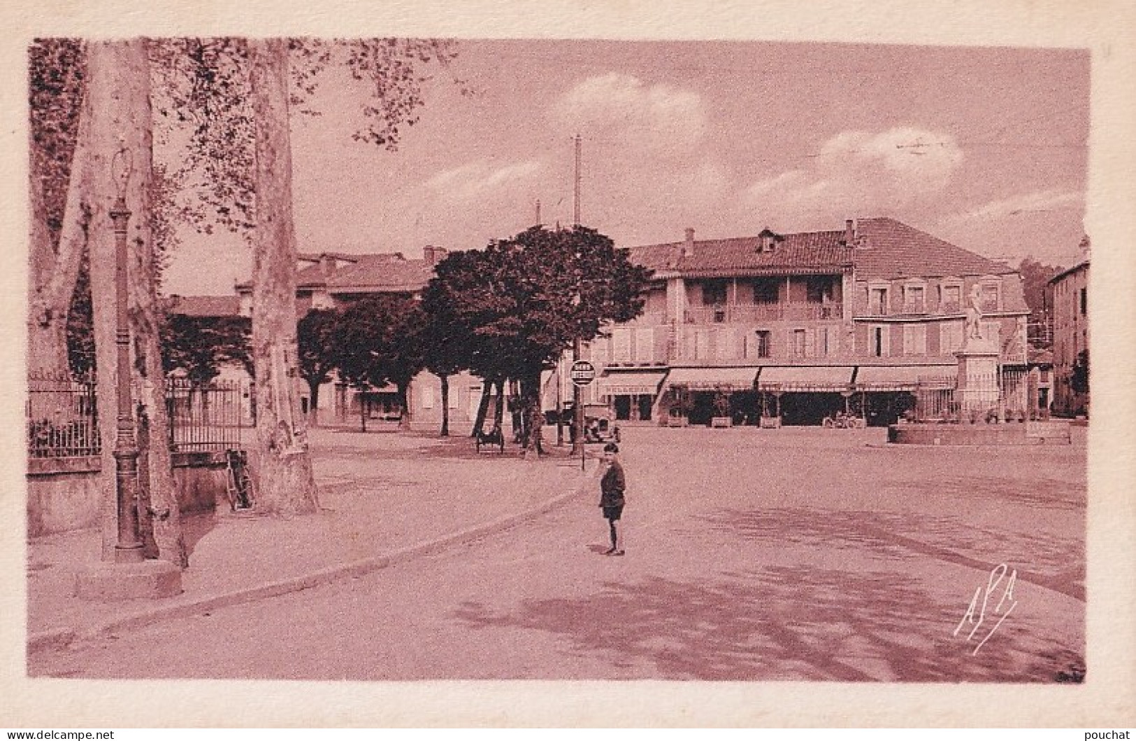 A15-31) SALIES DU SALAT - PLACE JULES FERRY - ( 2 SCANS ) - Salies-du-Salat